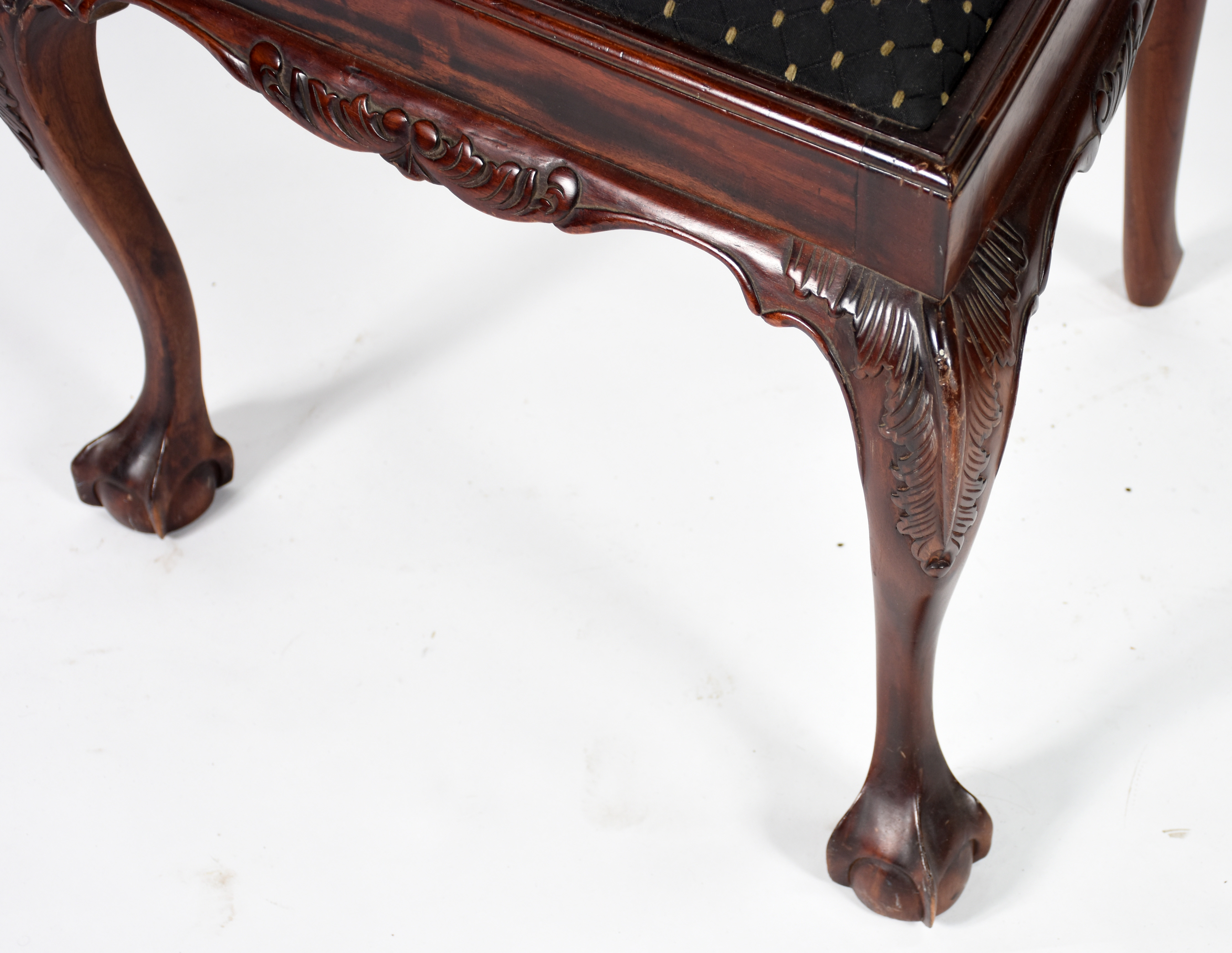 Quatro cadeiras para sala de jantar de madeira nobre, estilo ingles... - foto 4 de 4