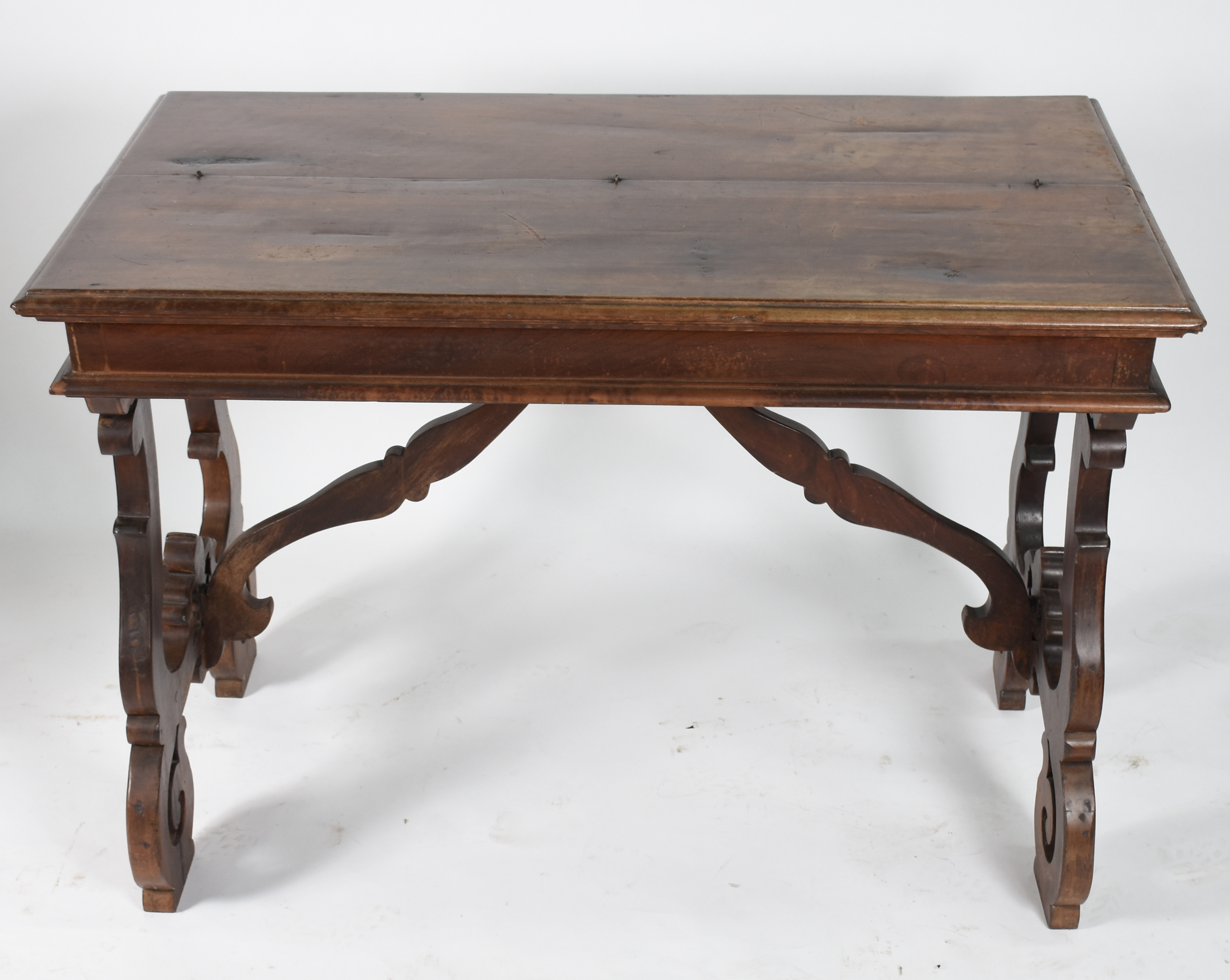 Mesa escrivaninha de madeira nobre, tampo articulado com escaninhos... - foto 6 de 8