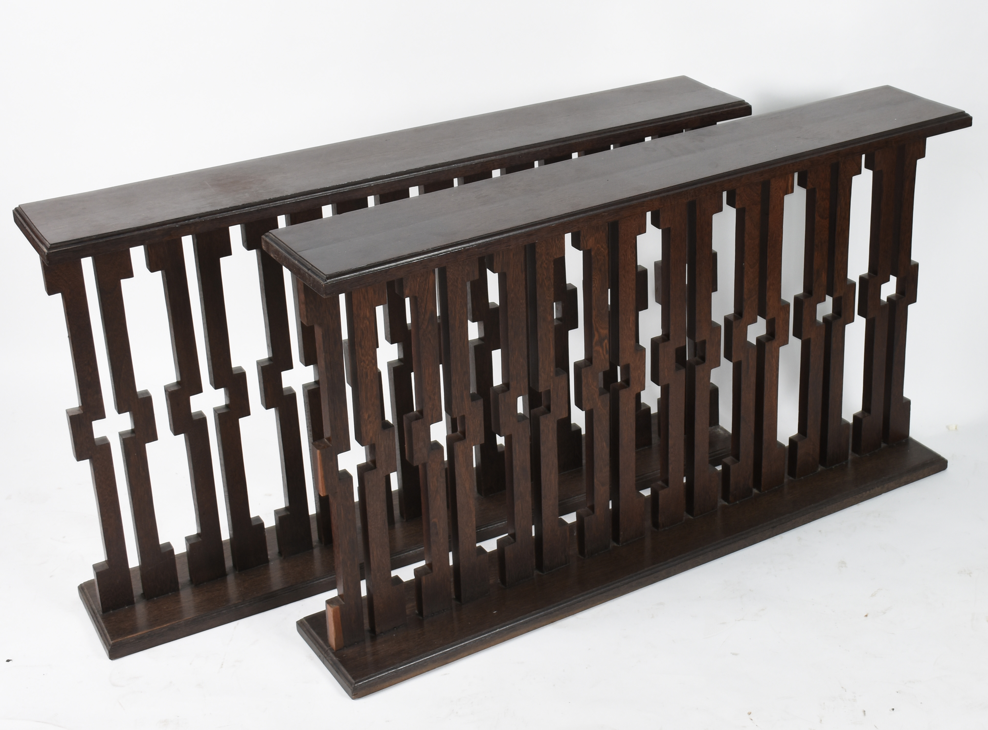 Par de divisórias de madeira nobre. - foto 2 de 4