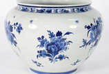 Cachepot de porcelana de DELFT em tons de azul ... - Cachepot de porcelana de DELFT em tons de azul (lascado na borda).