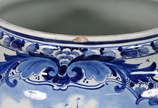 Cachepot de porcelana de DELFT em tons de azul ... - Cachepot de porcelana de DELFT em tons de azul (lascado na borda).