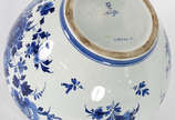 Cachepot de porcelana de DELFT em tons de azul ... - Cachepot de porcelana de DELFT em tons de azul (lascado na borda).
