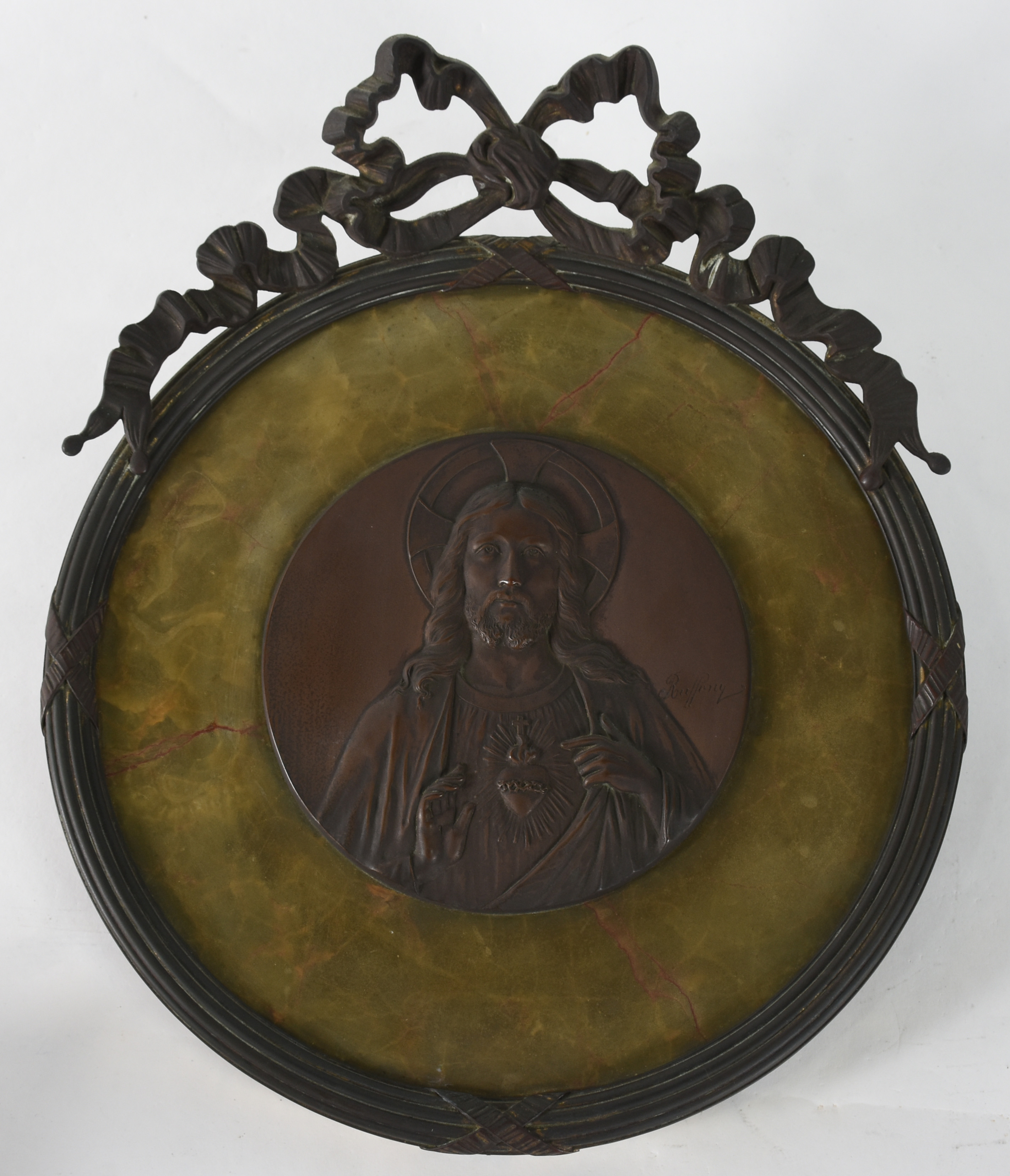 Placa de bronze representando Cristo em relevo, assinado, moldura em... - foto 1 de 3