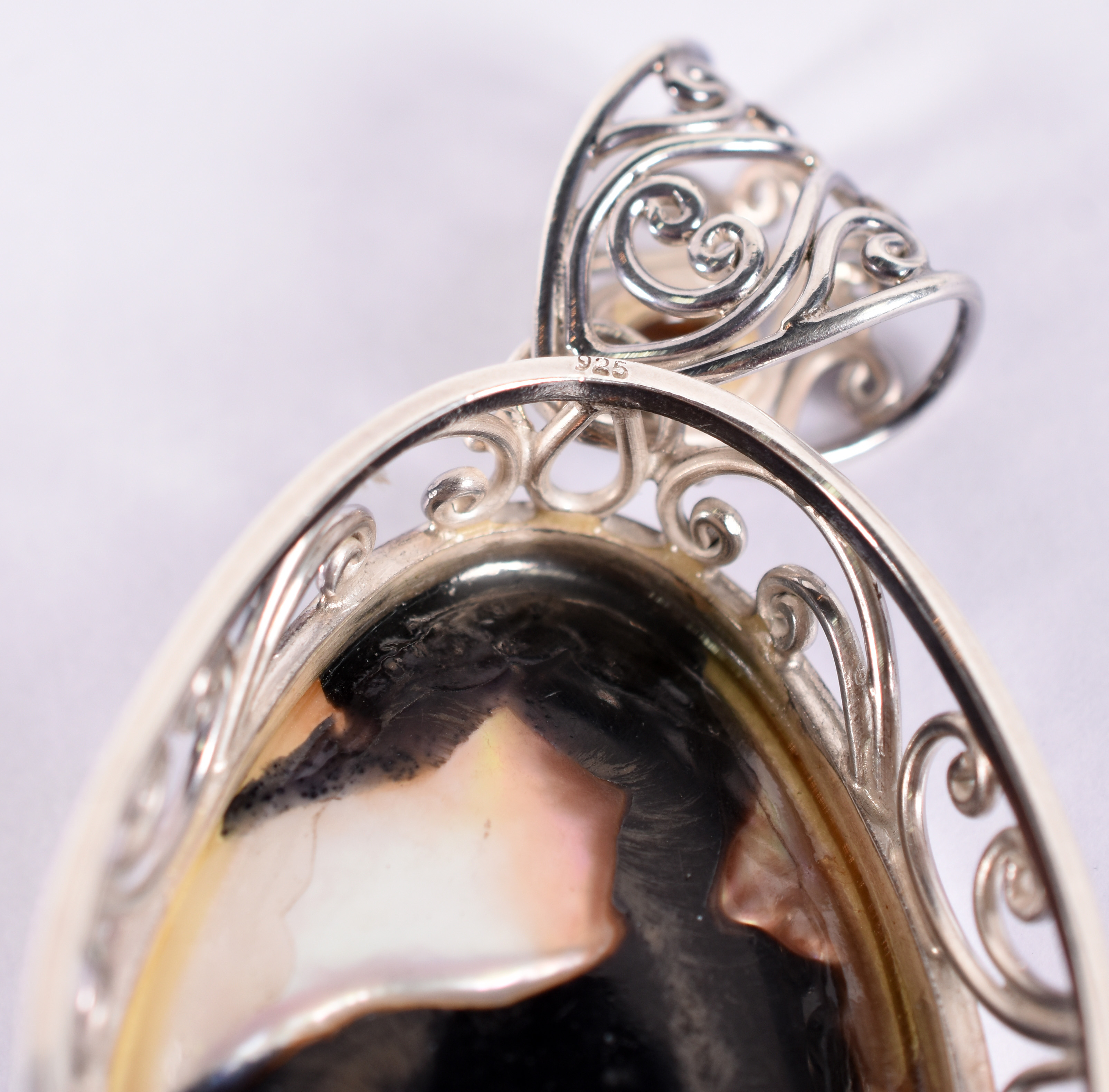 Grande pingente em prata de lei contraste 925, com pérola mabe. - foto 3 de 3