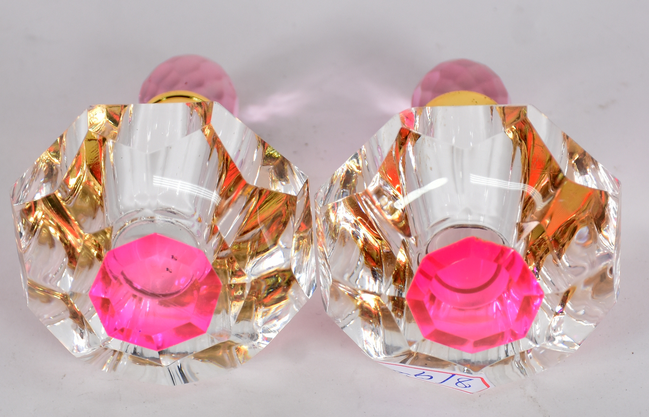 Dois pequenos perfumeiros de cristal ao gosto Swarowski, detalhes na... - foto 3 de 3