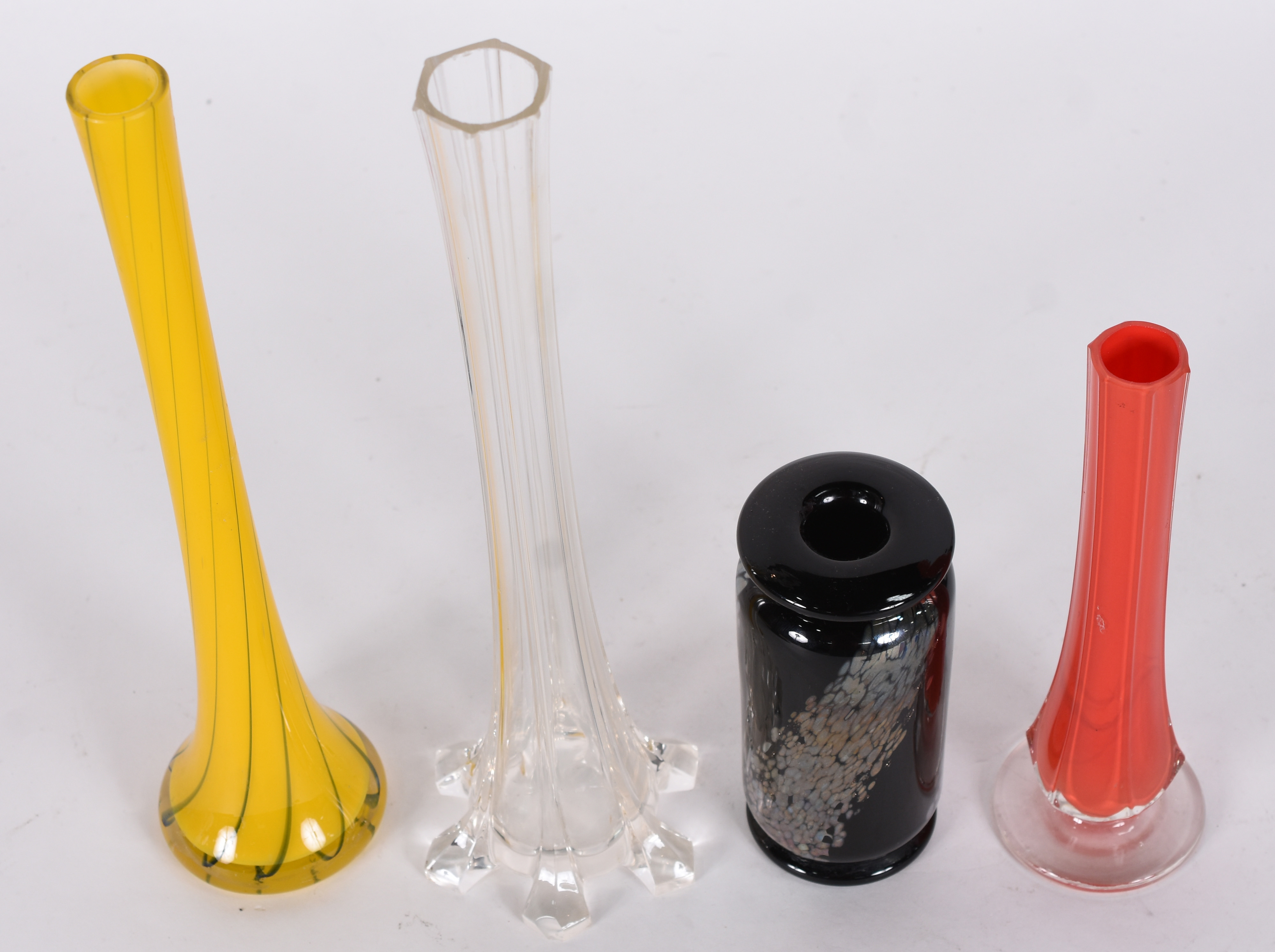 Diversas peças. sendo: Vaso de murano preto com pó de prata, assinada... - foto 2 de 6