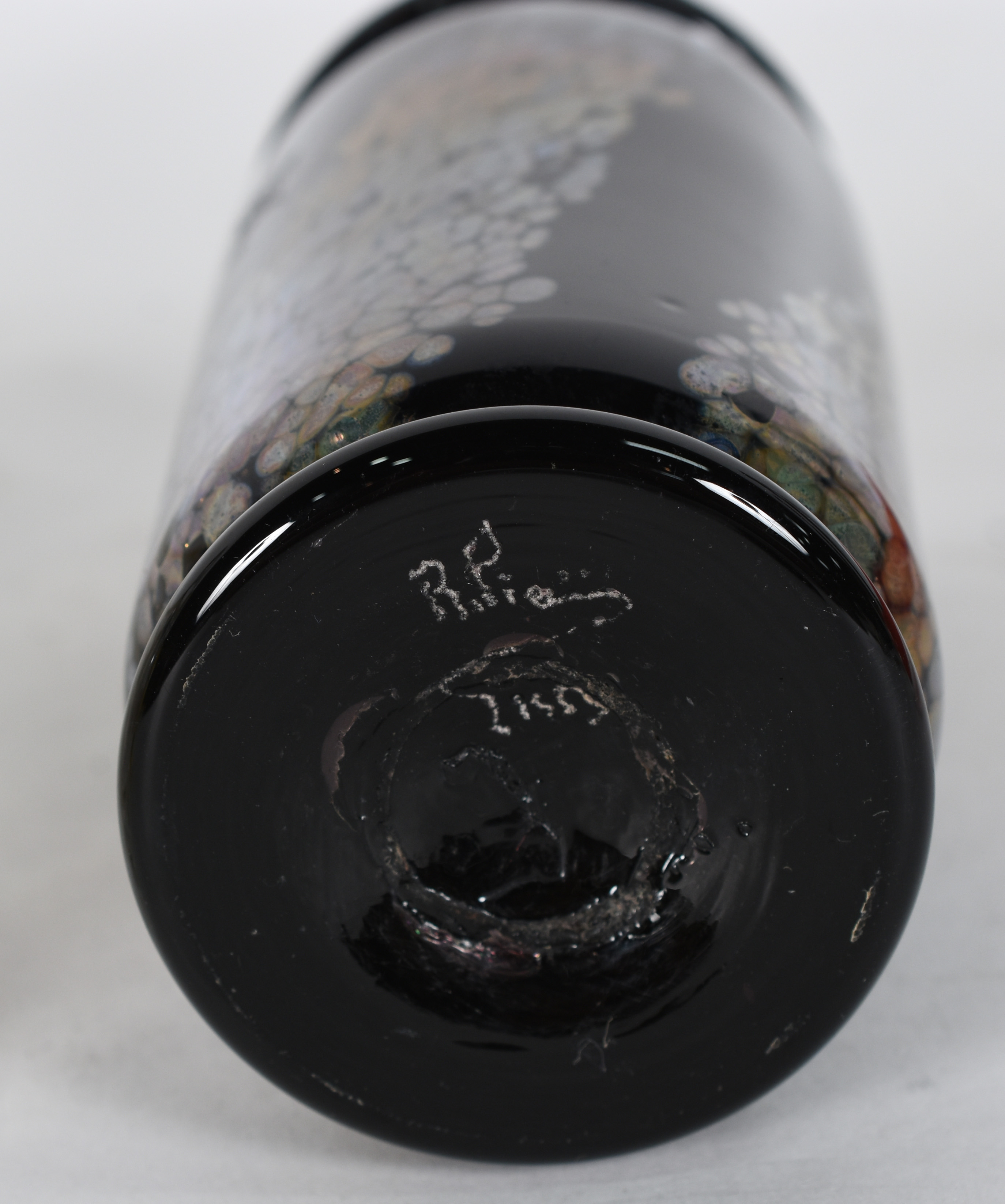 Diversas peças. sendo: Vaso de murano preto com pó de prata, assinada... - foto 5 de 6