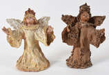 Duas esculturas de terracota representando Anjos. - Duas esculturas de terracota representando Anjos.