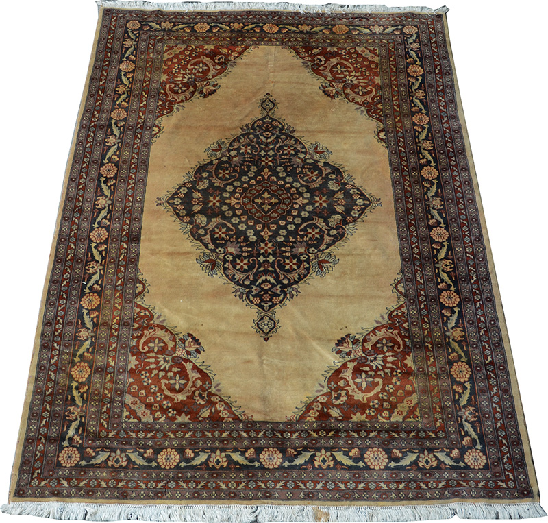 Tapete Tabriz. Medidas 2,80 x 2,00 m.