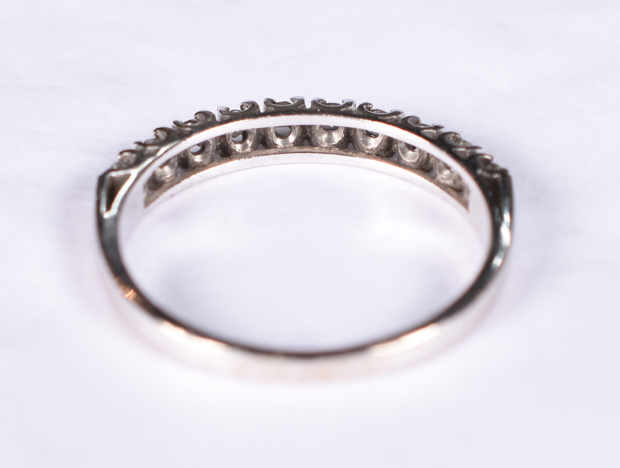 Meia aliança de ouro branco com 10 brilhantes de 0,5 ct cada. Aro 21. - foto 3 de 3