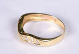 Anel de ouro amarelo 18 k com 10 brilhantes. Ar... - Anel de ouro amarelo 18 k com 10 brilhantes. Aro 16.