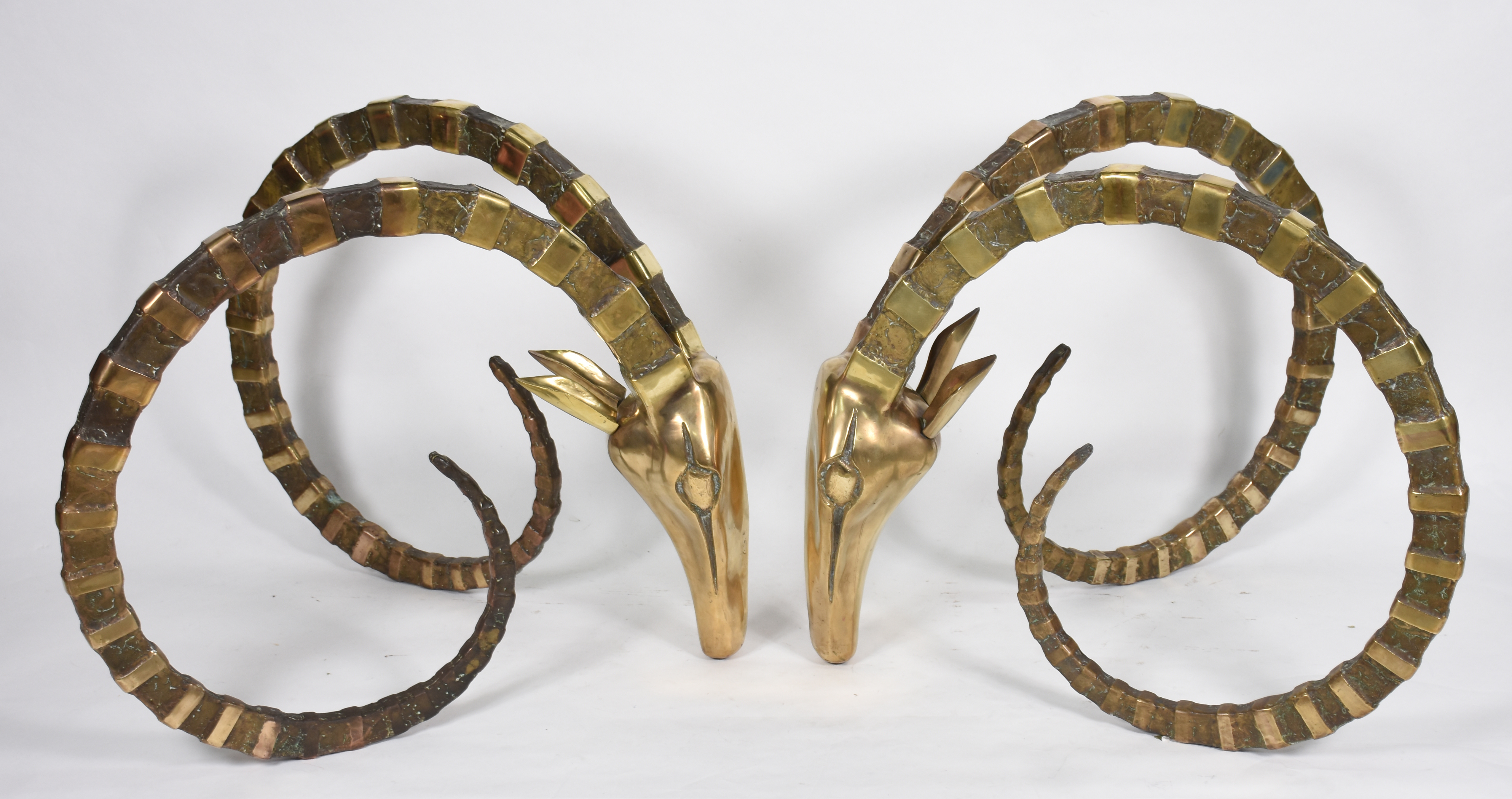 Par de cabeças de alces em bronze, para base de mesa ou decoração... - foto 2 de 4