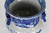 Cachepot de porcelana oriental azul e branca. - Cachepot de porcelana oriental azul e branca.