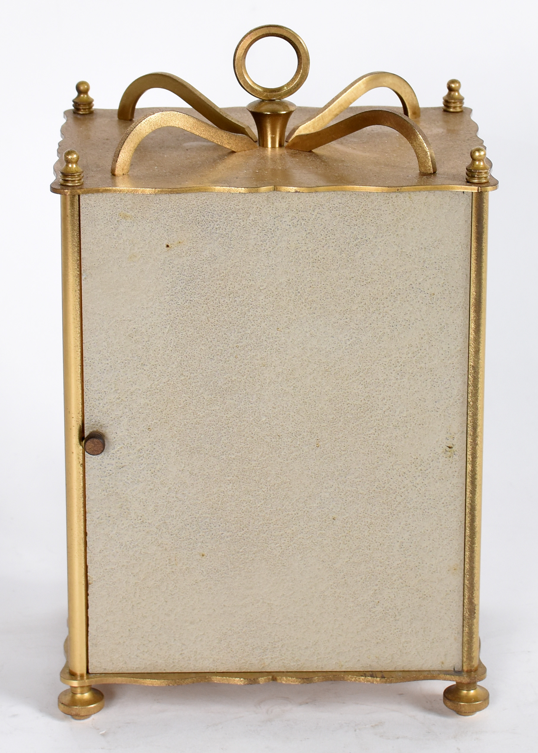 Relógio de mesa com caixa de metal dourado. - foto 4 de 6
