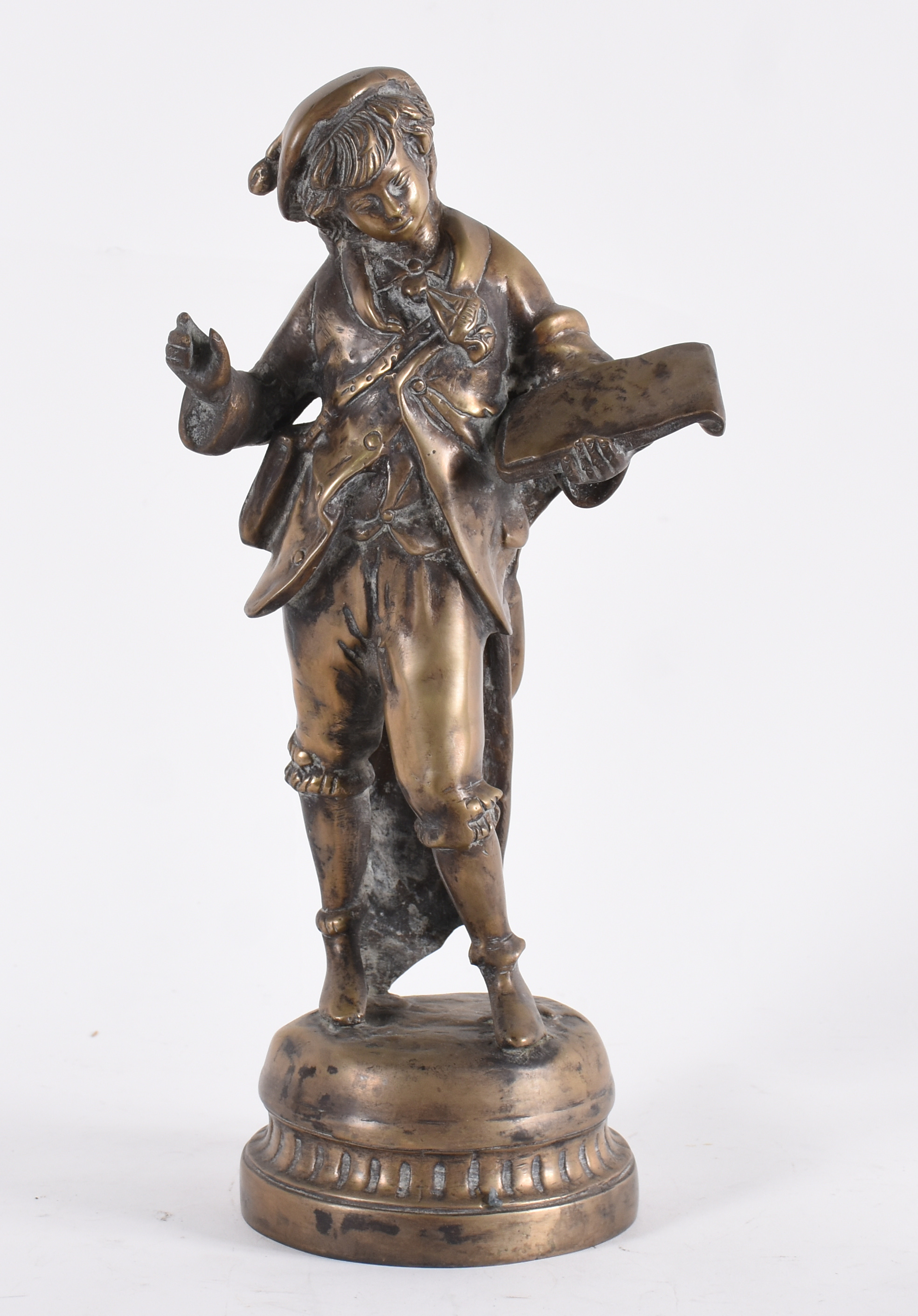 Estatueta de bronze representando Jovem. - foto 1 de 4