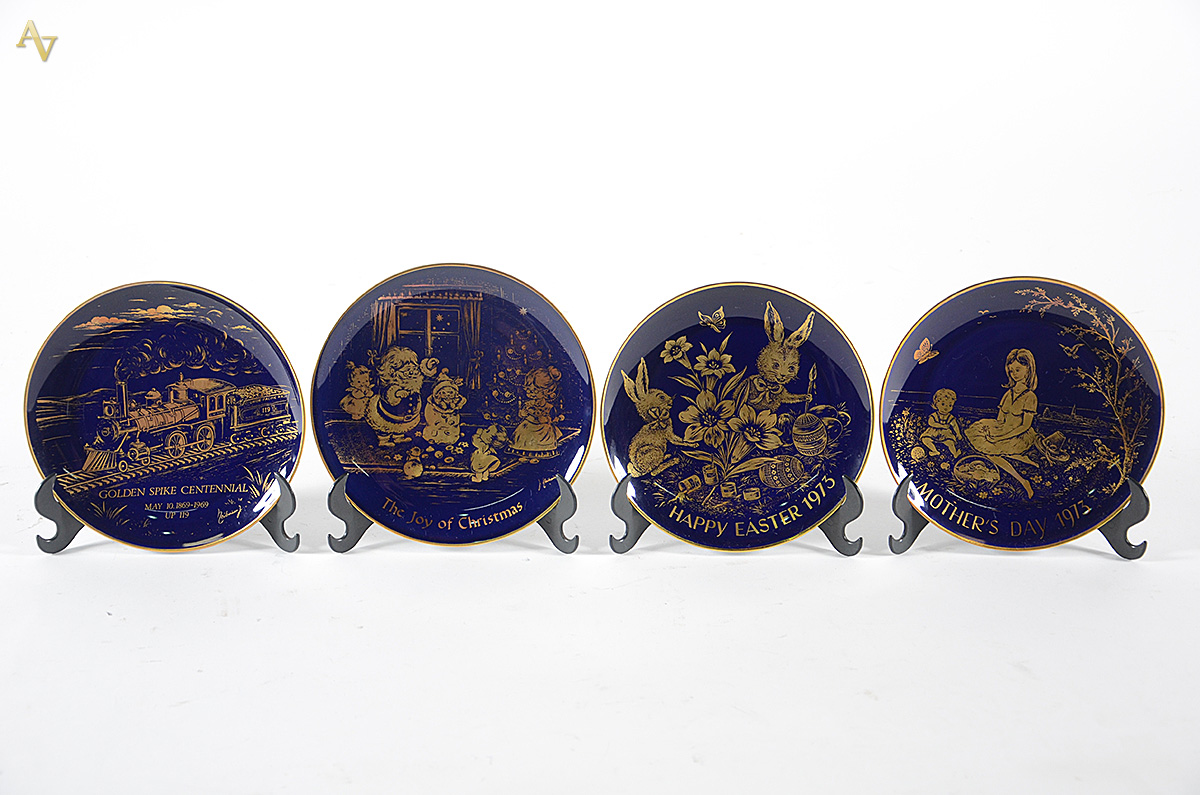 LINDNER - Quatro pratos de porcelana azul com detalhes em ouro 24 k... - foto 1 de 2