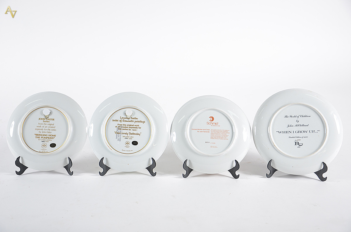 Quatro pratos de porcelana de coleções limitadas com decorações... - foto 2 de 2