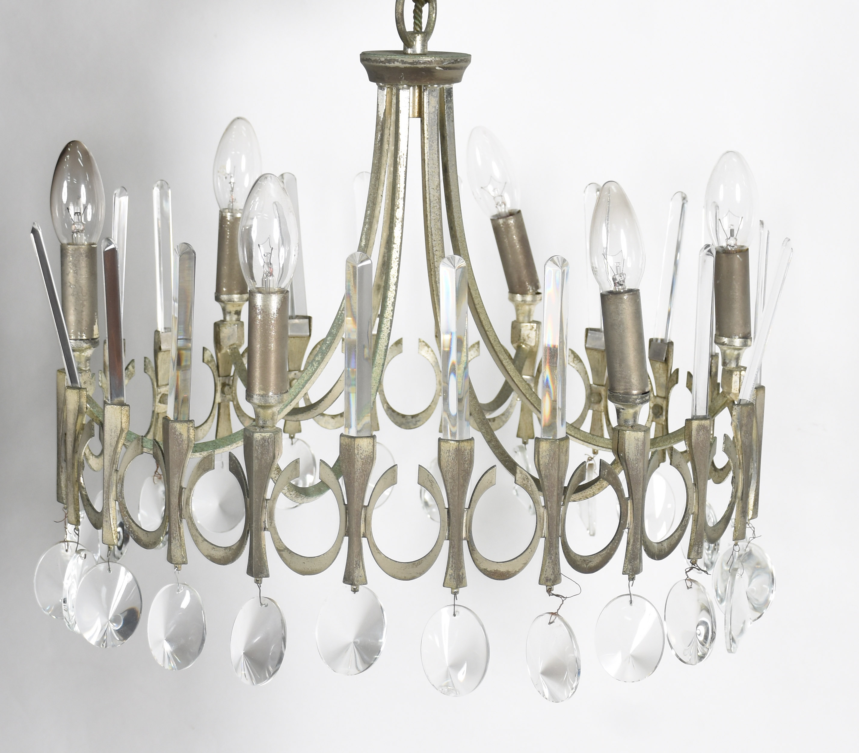Lustre de metal e pingentes de cristal, década de 70. - foto 3 de 3