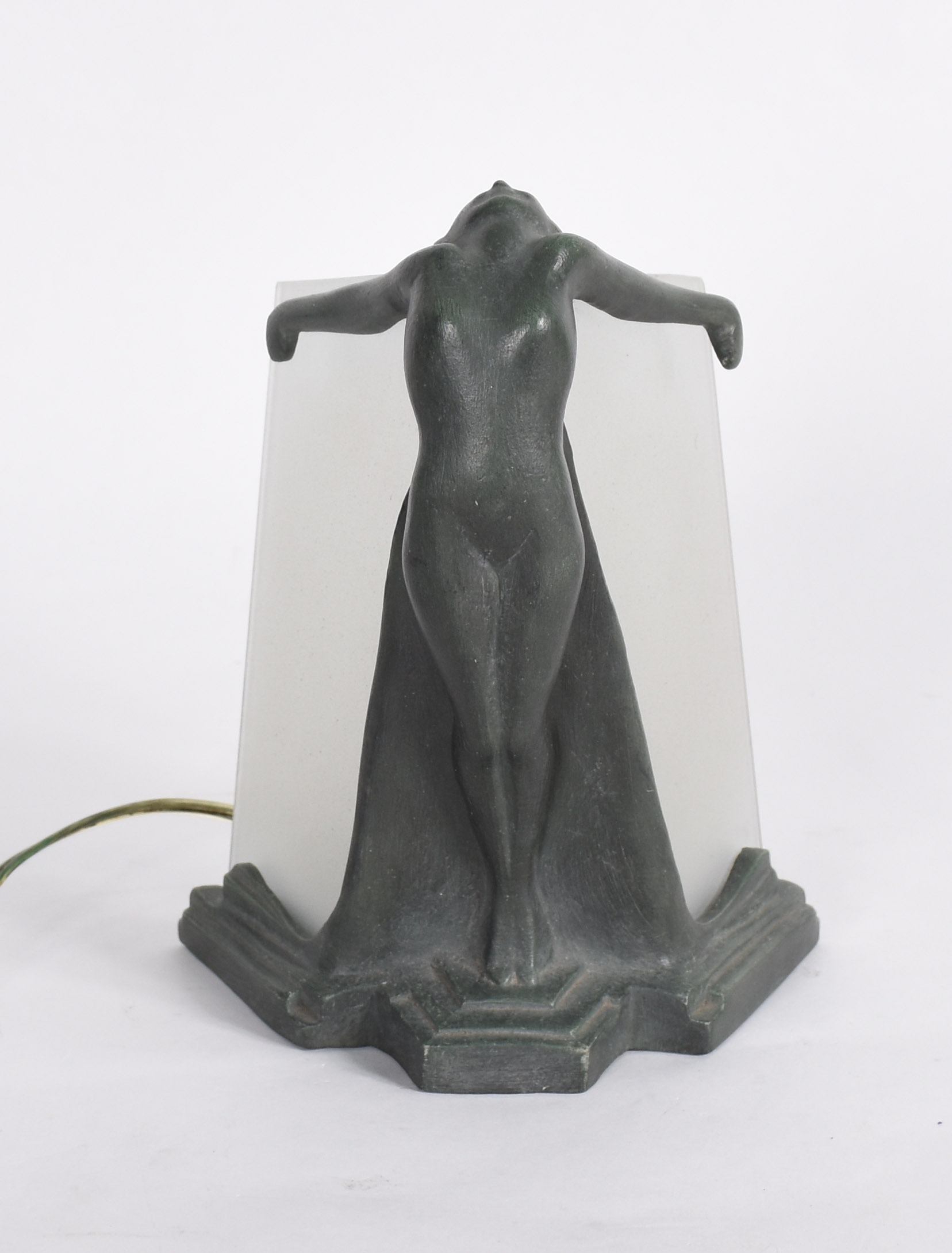 Luminária de metal representando figura feminina estilo Art Deco - foto 1 de 6