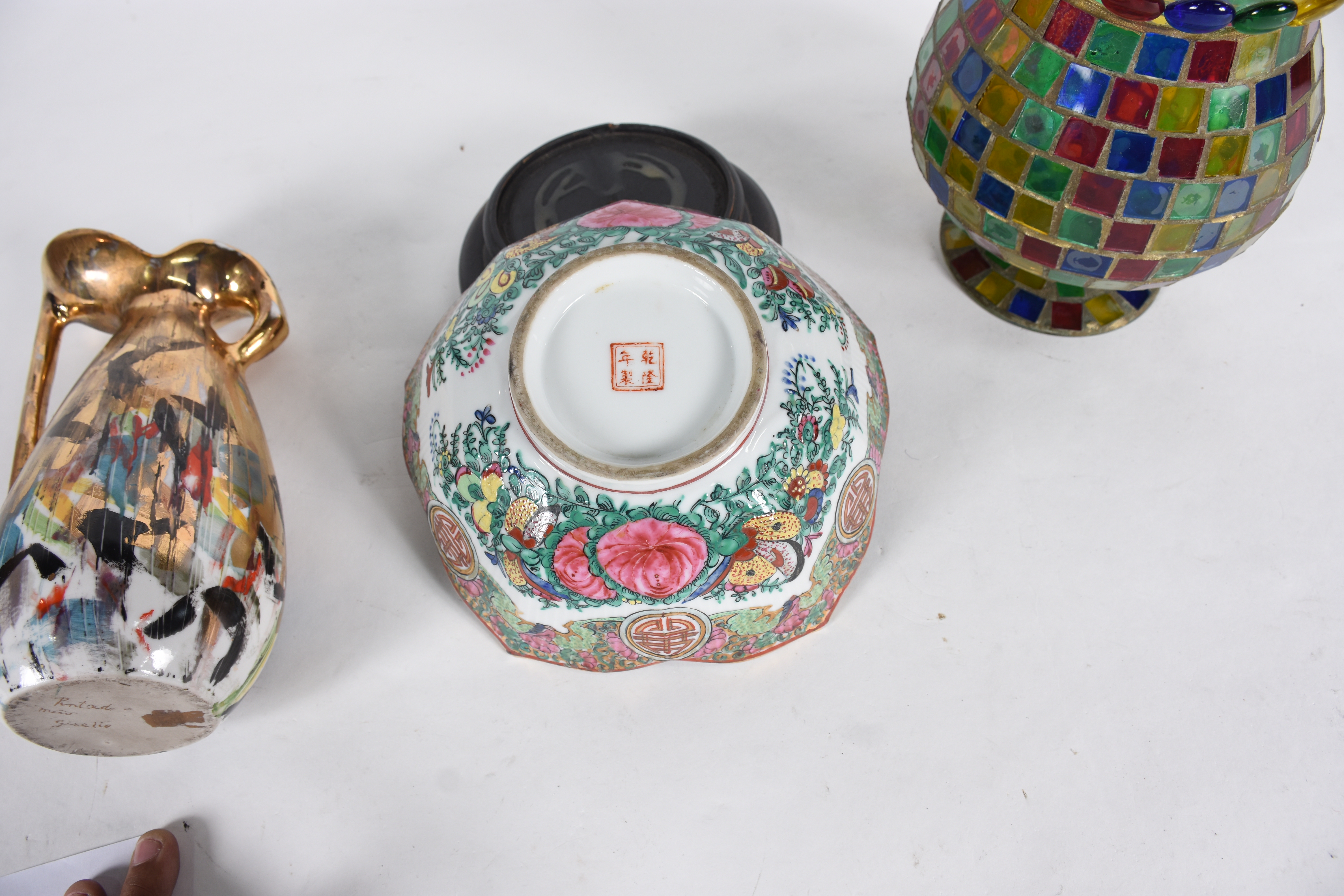 Tres peças diversas, sendo um bowl de porcelana oriental, um vaso... - foto 5 de 5