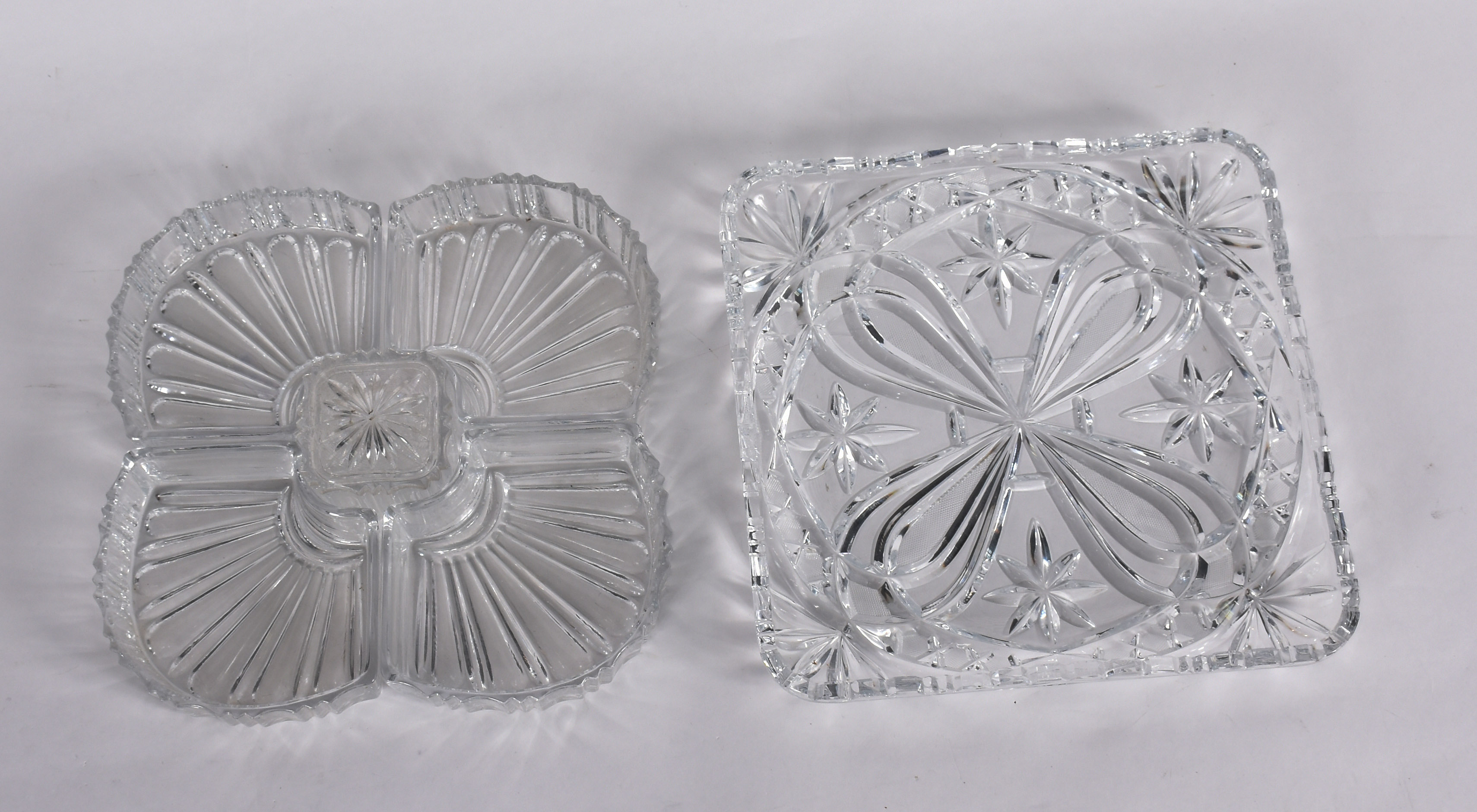 Diversas peças de cristal, sendo: 5 bolws para petiscos e 1 prato de... - foto 2 de 3