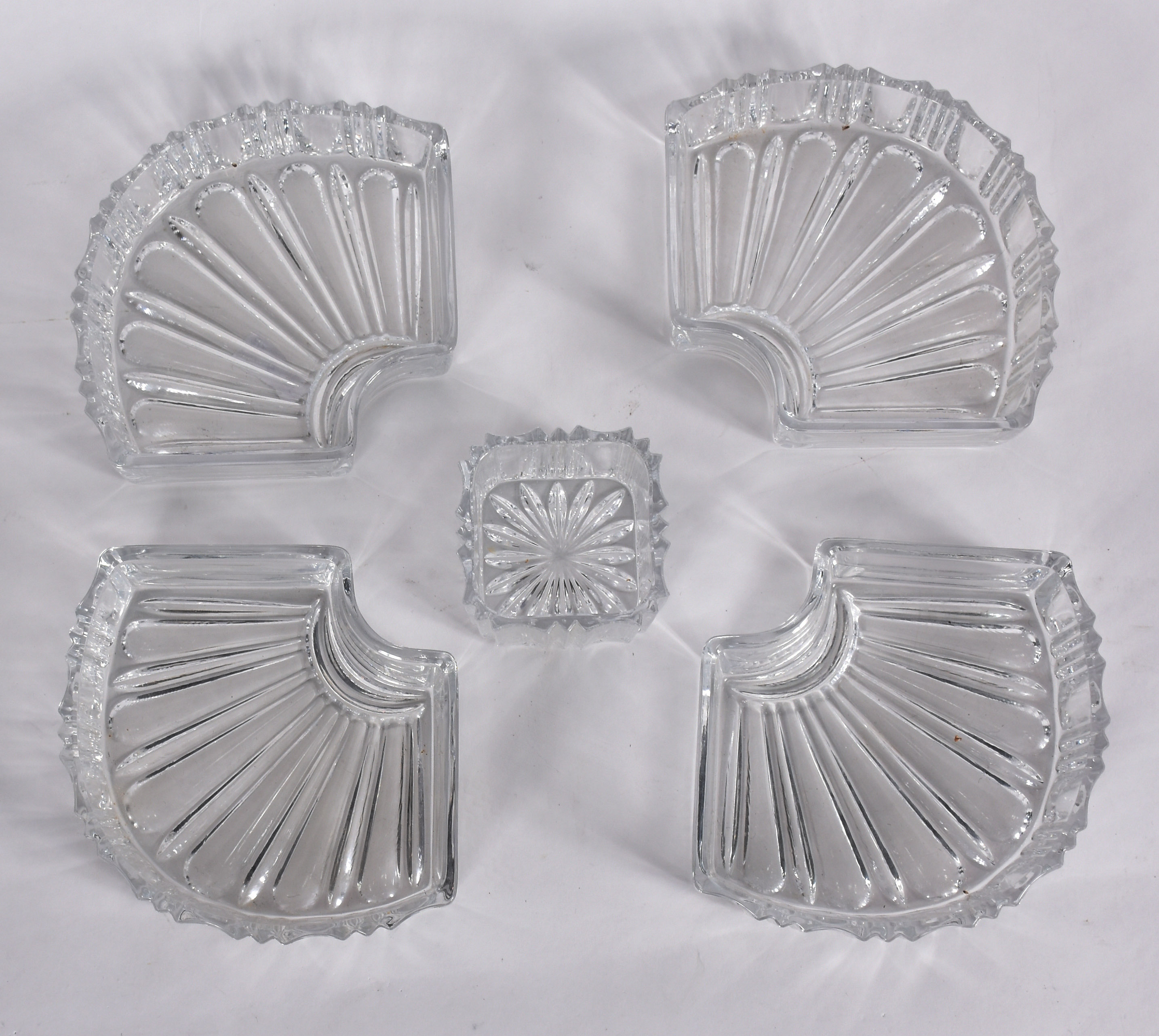 Diversas peças de cristal, sendo: 5 bolws para petiscos e 1 prato de... - foto 3 de 3