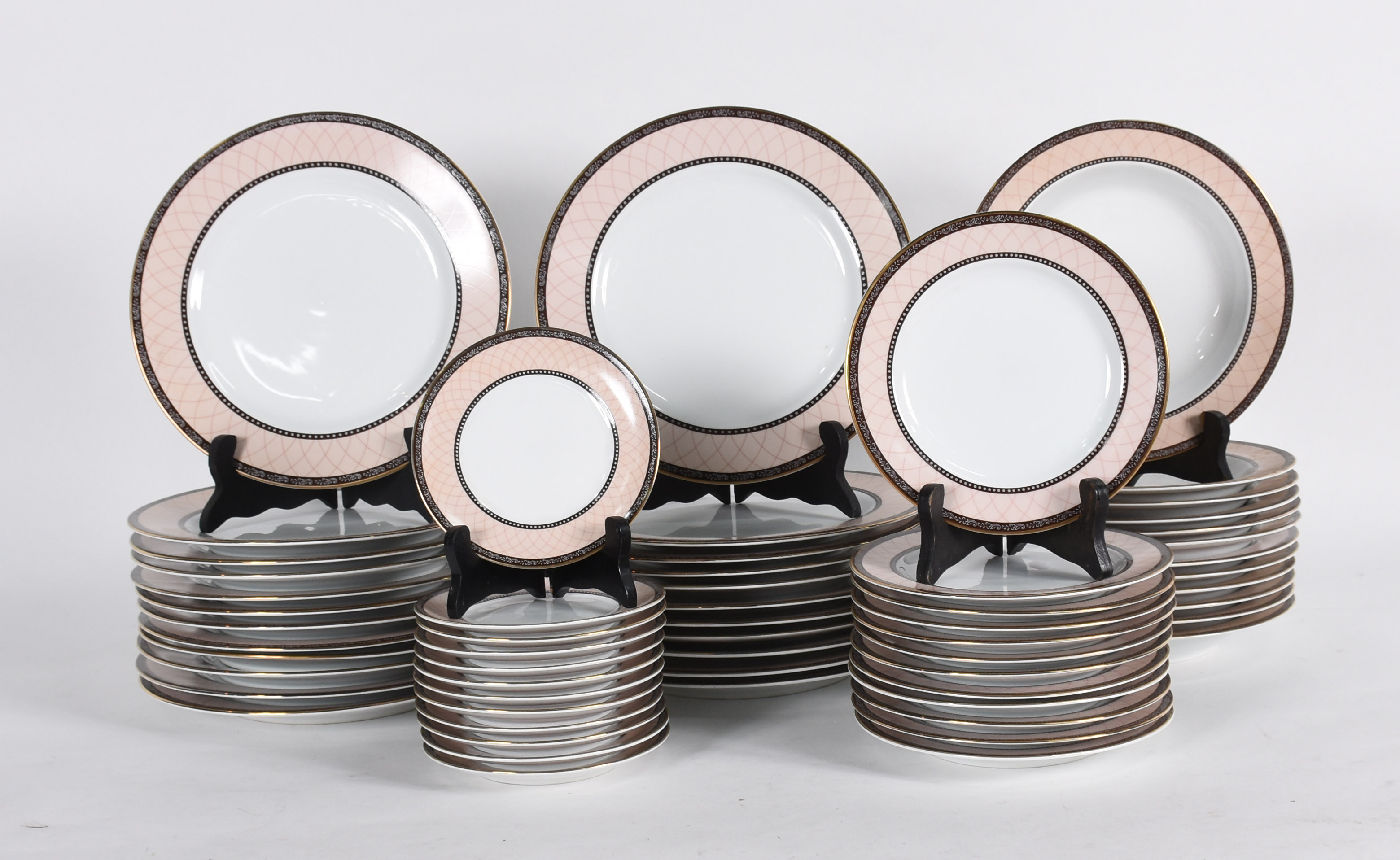 Serviço de jantar de porcelana branca com borda rosa Schmidt... - foto 1 de 5