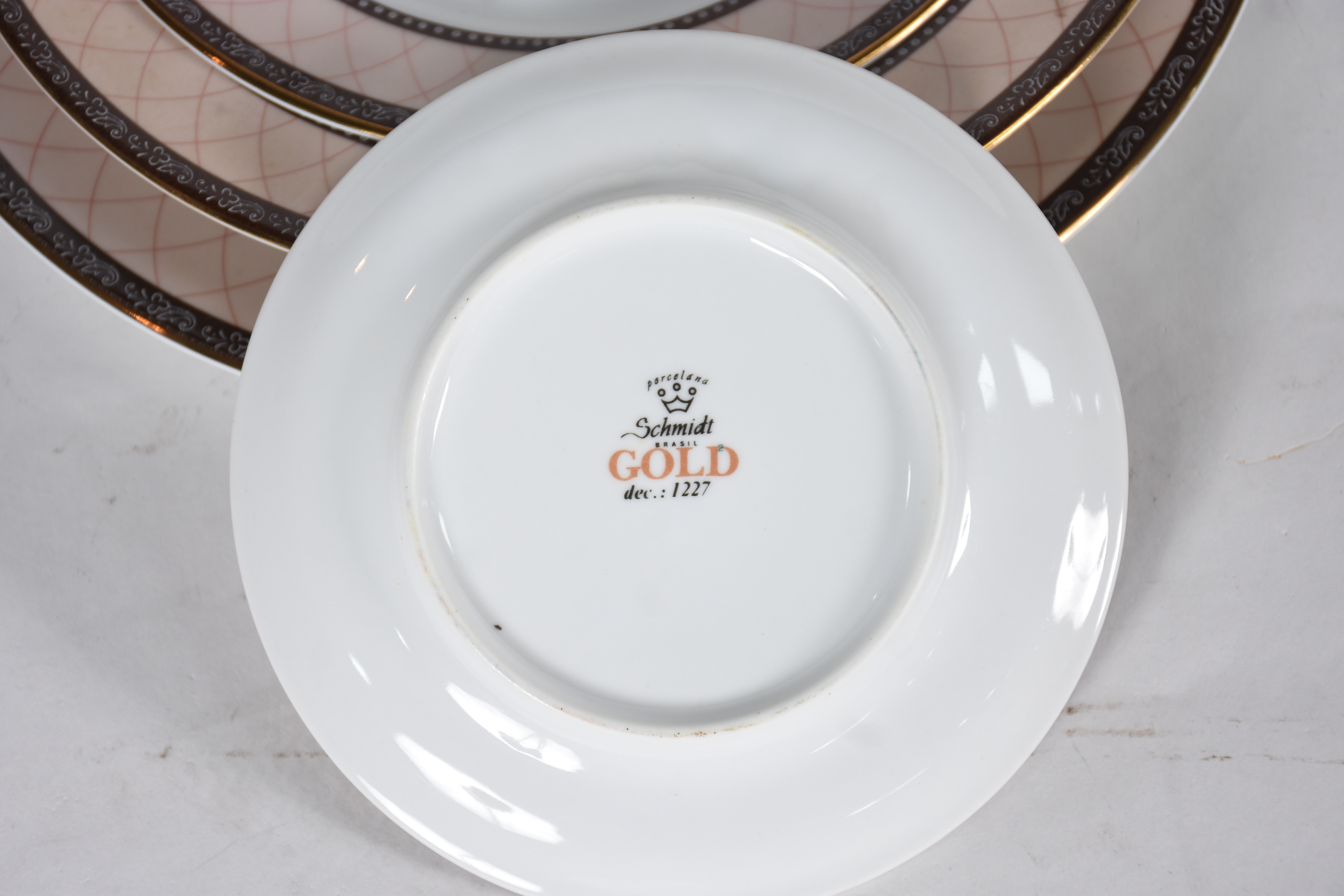 Serviço de jantar de porcelana branca com borda rosa Schmidt... - foto 4 de 5