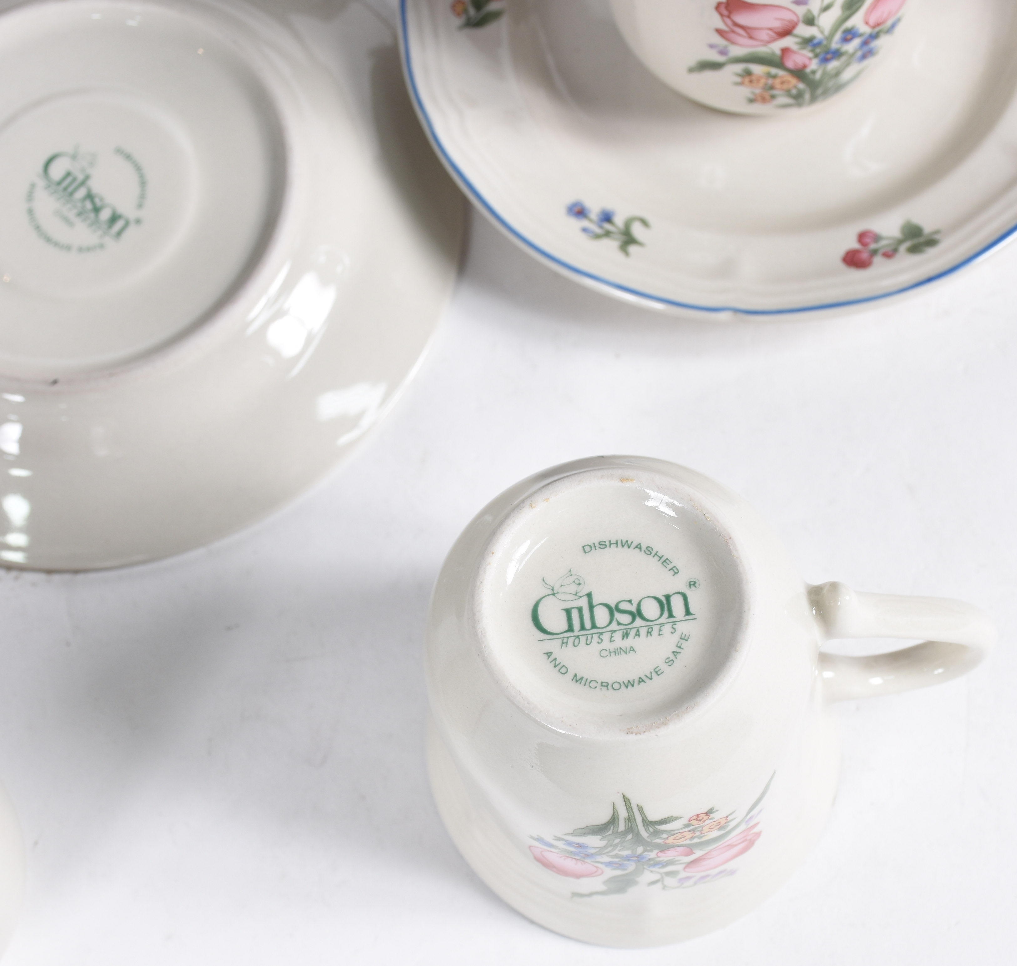 Serviço de chá e jantar de cerâmica floral, composto de 8 xícaras com... - foto 4 de 5