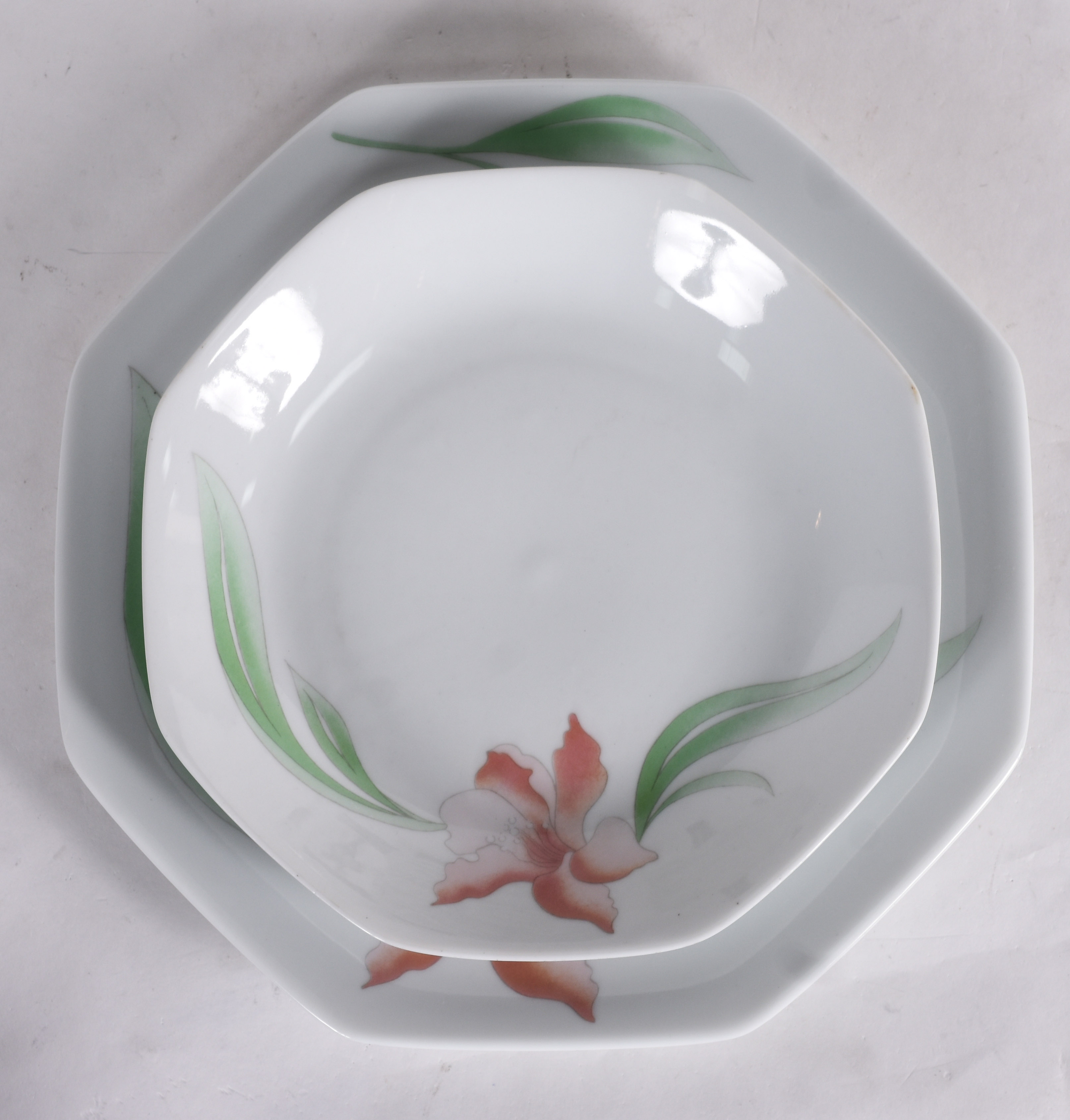Serviço de jantar, chá e café de porcelana Renner, feitio oitavado... - foto 4 de 5