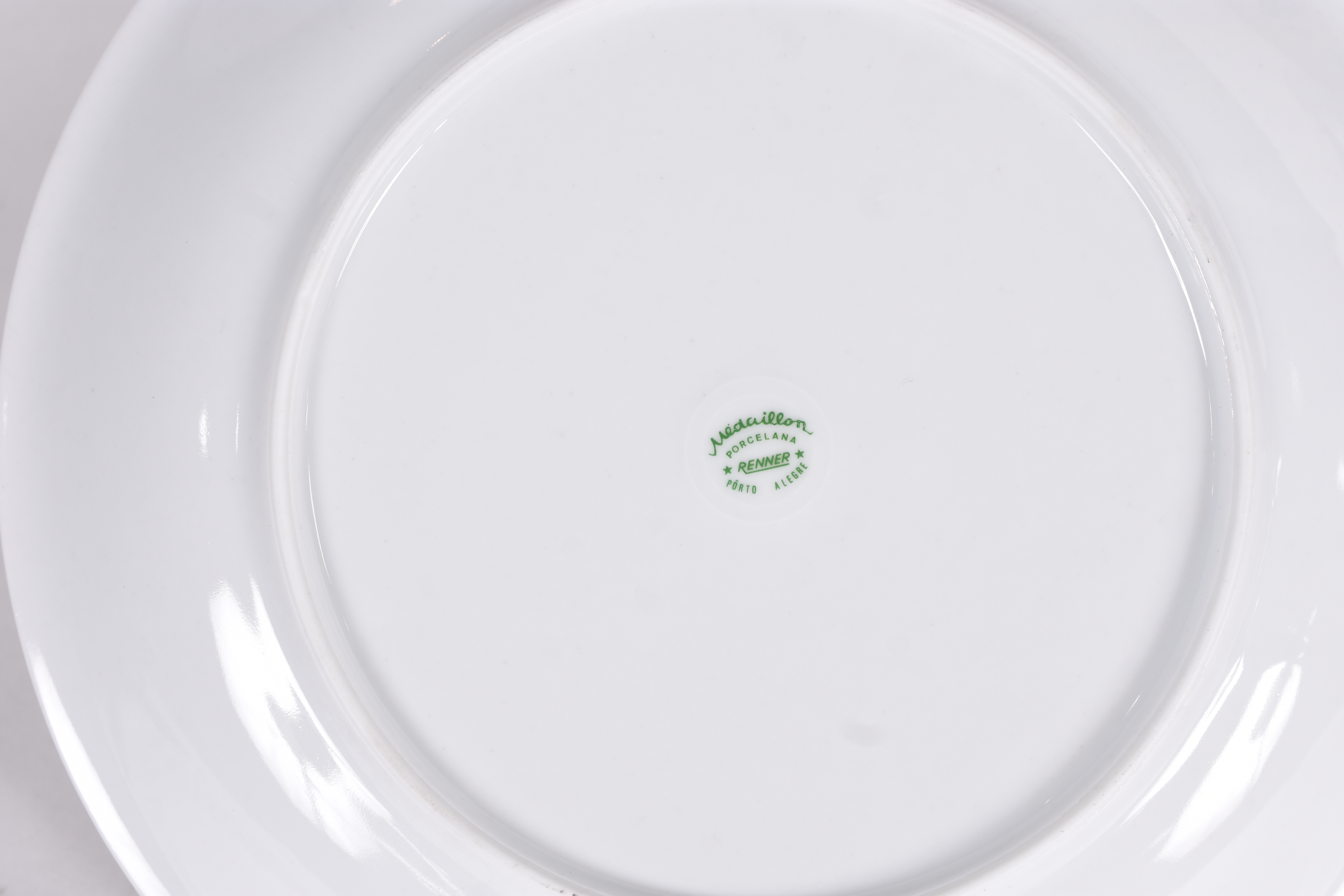 Serviço de jantar de porcelana Renner, composto de 12 pratos rasos... - foto 4 de 5