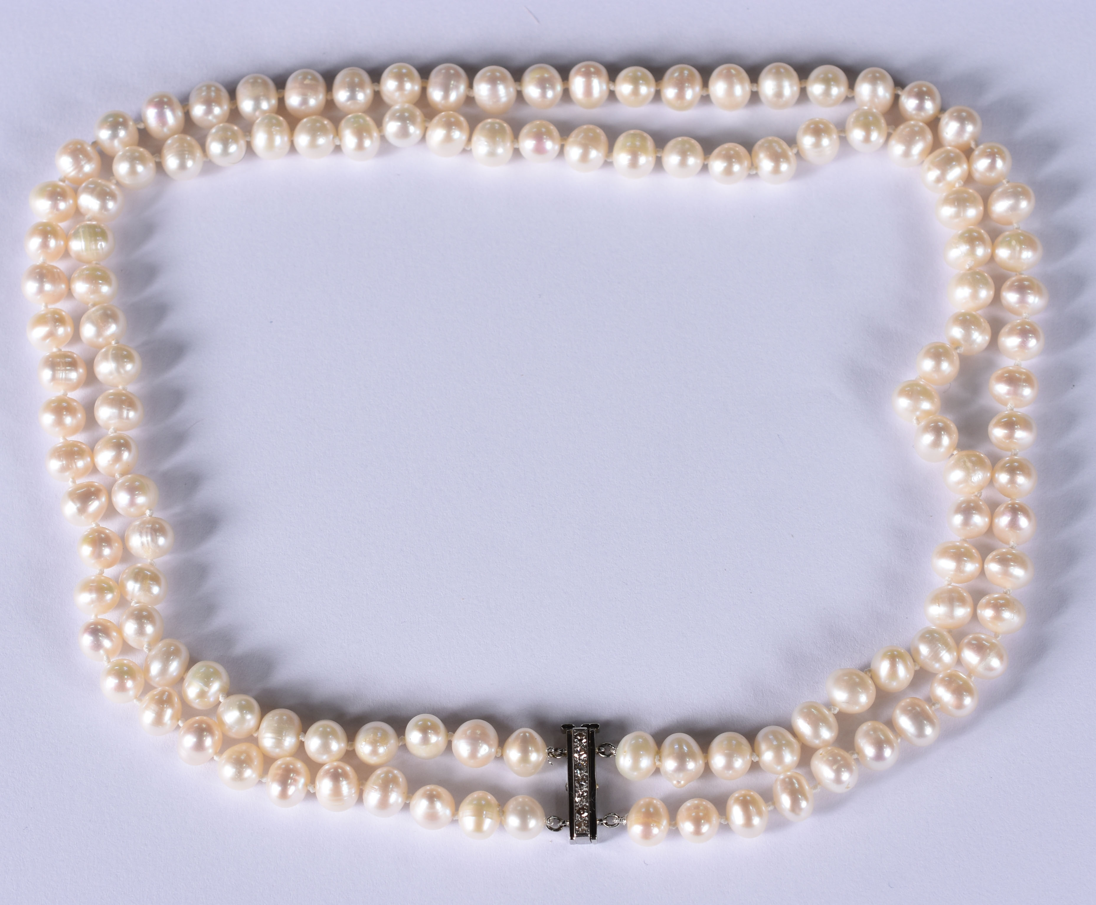 Colar de pérolas de 2 voltas, 44 cm, fecho de ouro branco com... - foto 2 de 3
