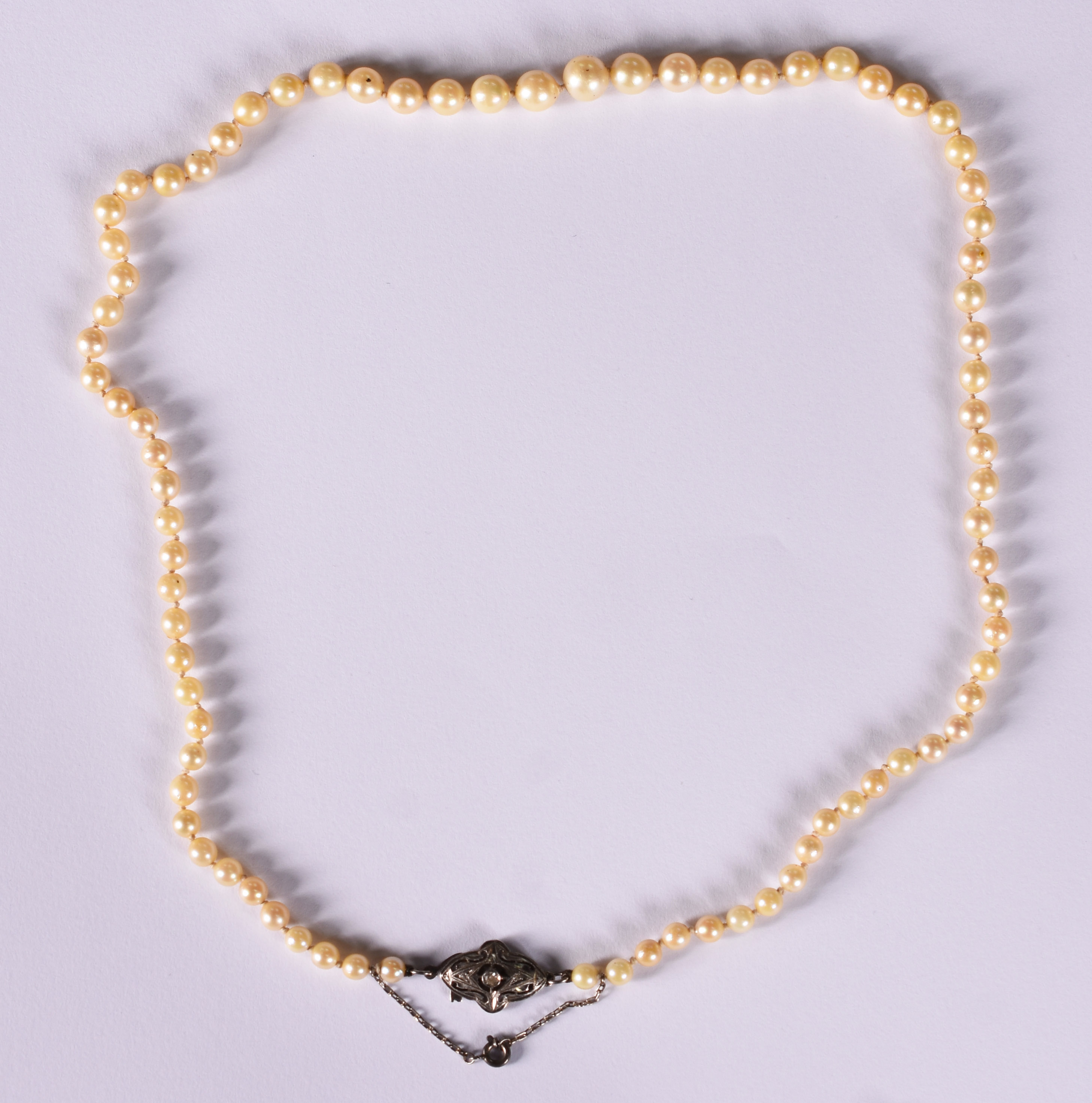 Colar de pérolas de 1 volta, 50 cm, fecho de ouro branco com... - foto 2 de 3