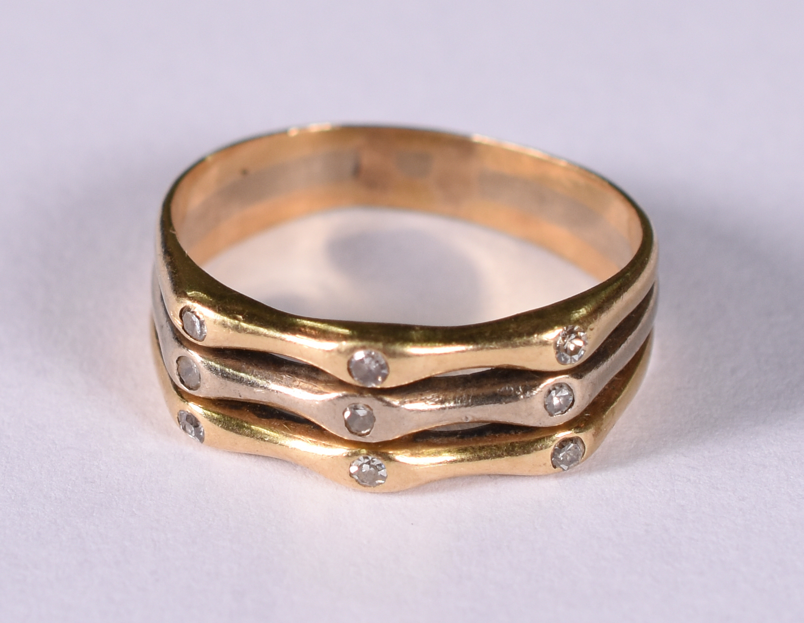 Anel de ouro 18 k e ouro branco. Aro 16. - foto 1 de 3