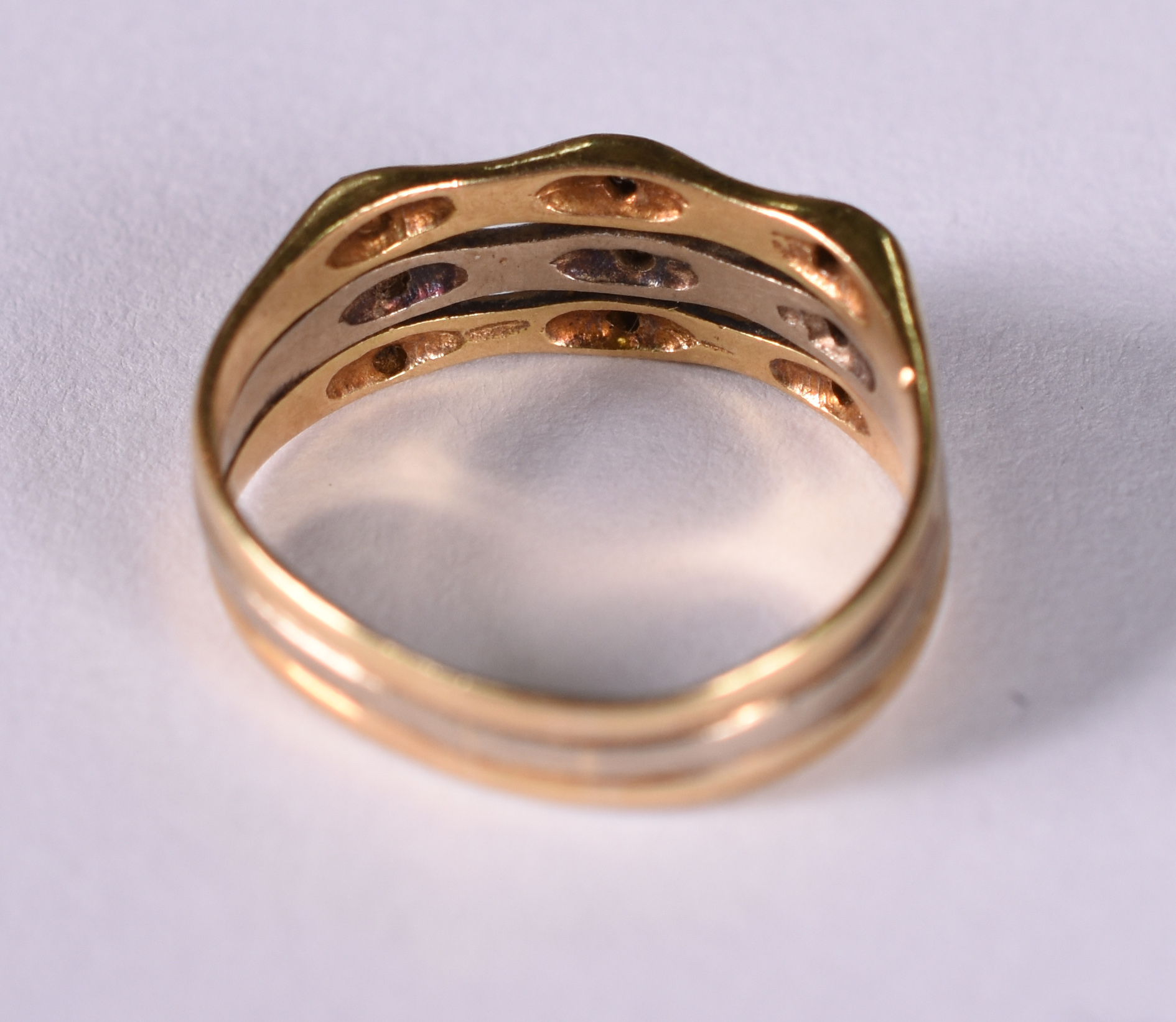 Anel de ouro 18 k e ouro branco. Aro 16. - foto 3 de 3