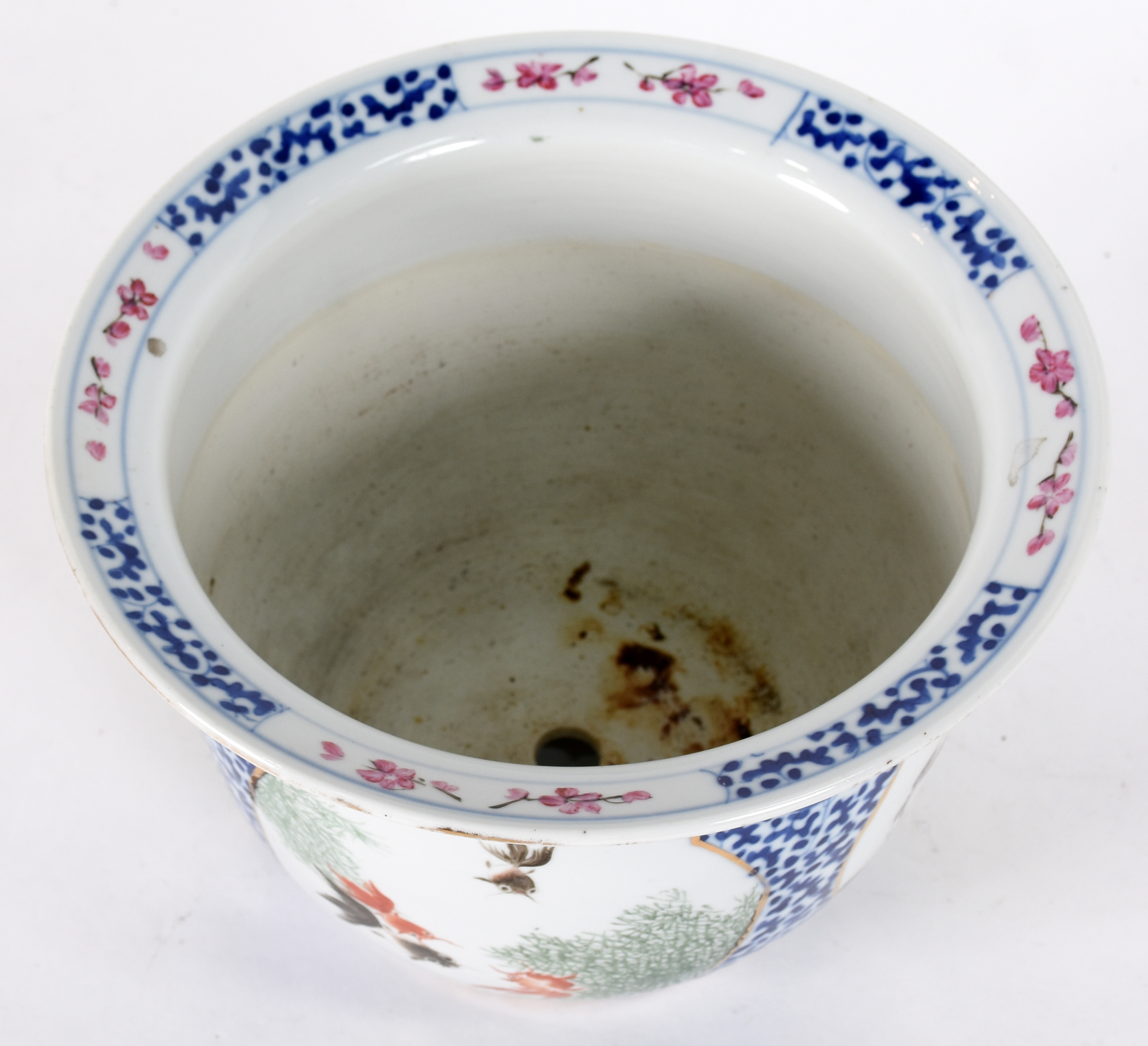 Cachepot de porcelana oriental decorada com peixes e borboletas em... - foto 2 de 4