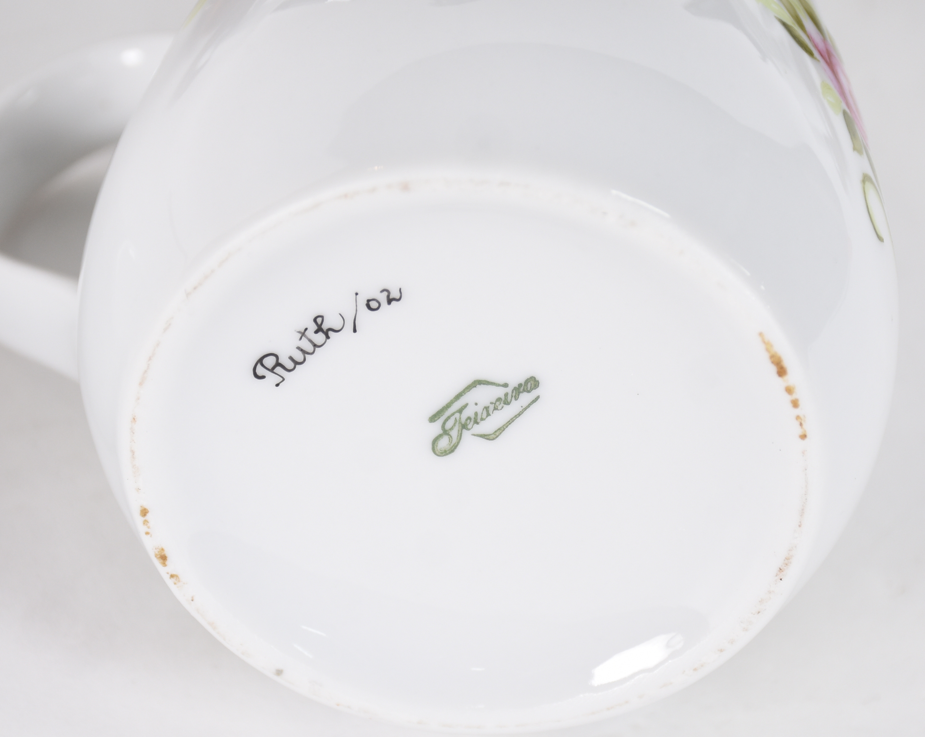 Varias peças sendo; 8 pratinhos de bolo, com 6 xícaras de café com... - foto 5 de 5