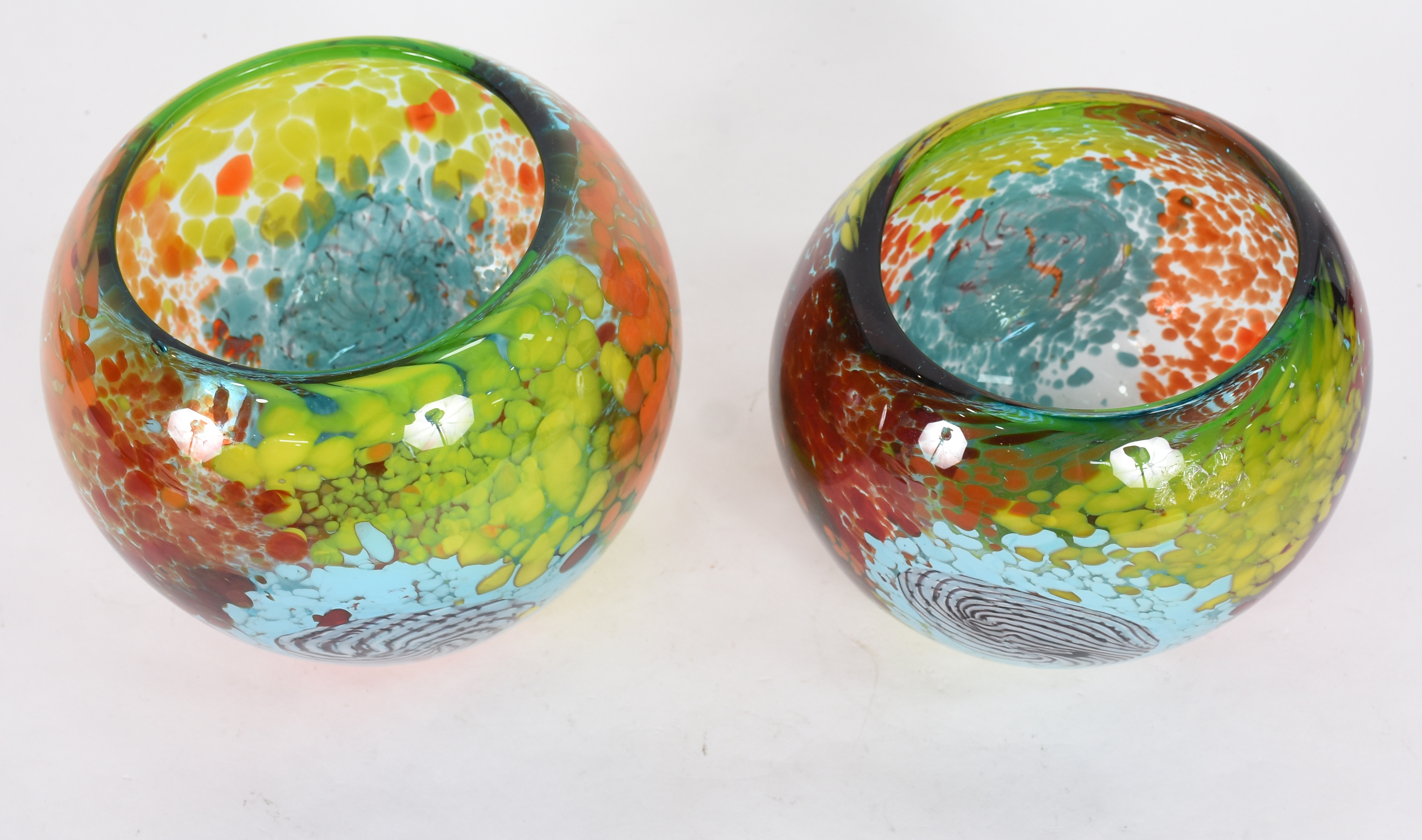 Dois bowls de murano policromados, feitio redondo. - foto 3 de 4