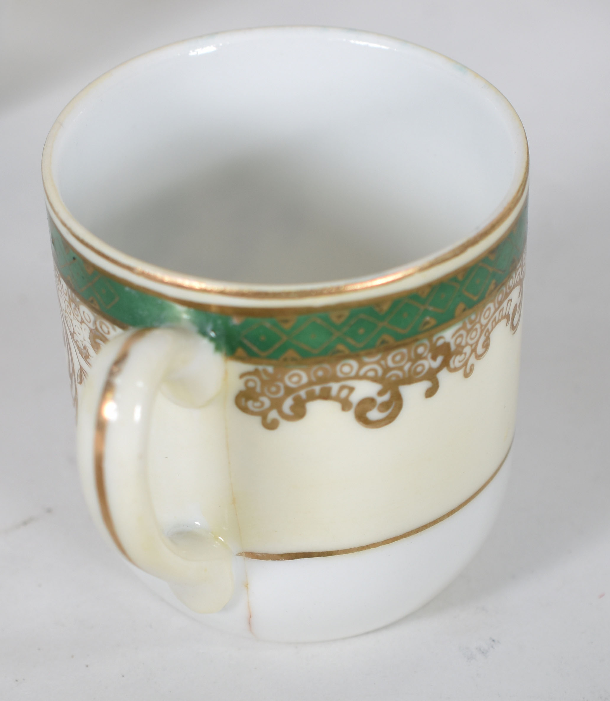 Aparelho de jantar, chá e café de antiga porcelana branca decorada... - foto 4 de 8