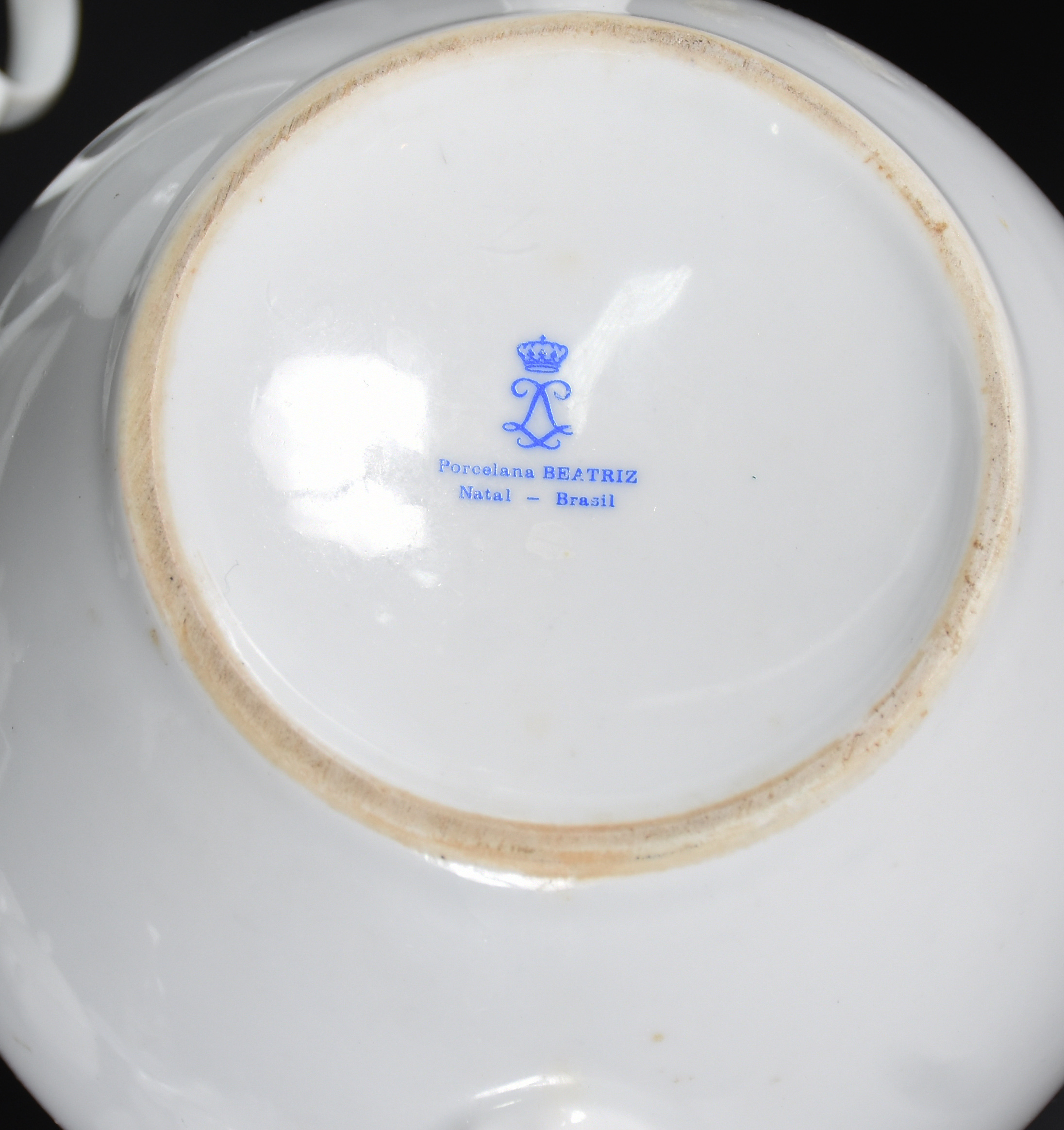 Serviço de jantar de porcelana branca , composto de 6 pratos fundos... - foto 7 de 8