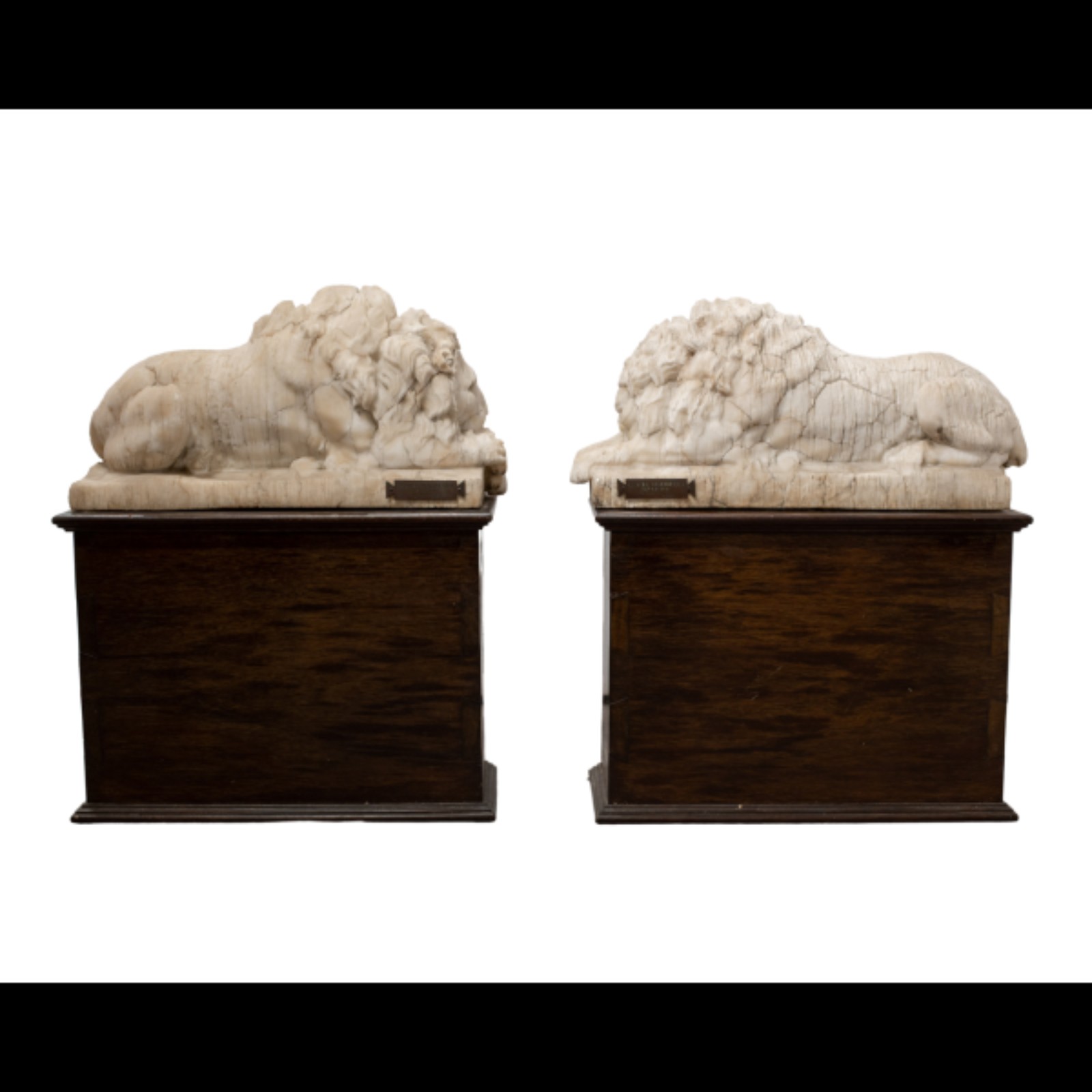 Par de Leões. escultura em mármore de Carrara, med. 55 x 29 x 22cm/... - foto 1 de 3