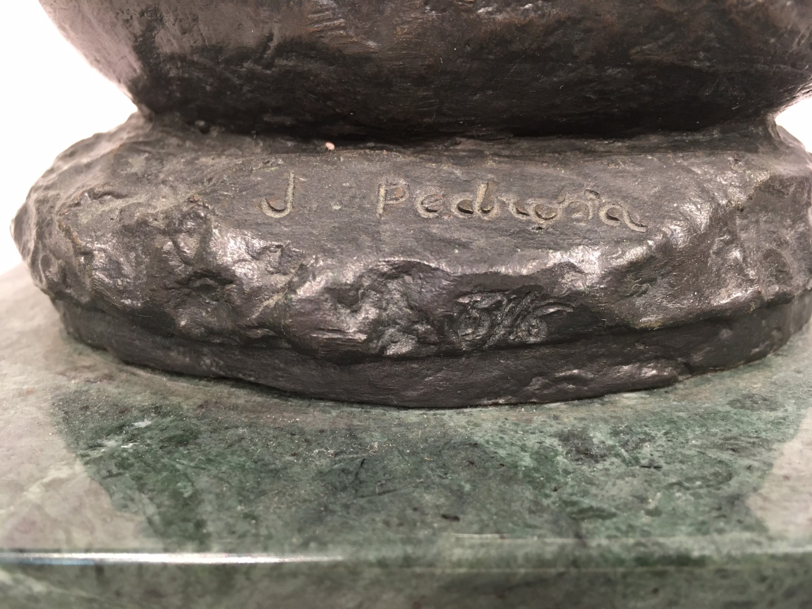 José Pedrosa (1915-2002), Mulher com as mãos na cabeça - foto 3 de 3