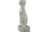 Mario Agostinelli (1915-2000),  - Tanagra. Escultura em mármore, ass. na lateral dir.,(déc. 1980) med. 84 x 24 x 20 cm