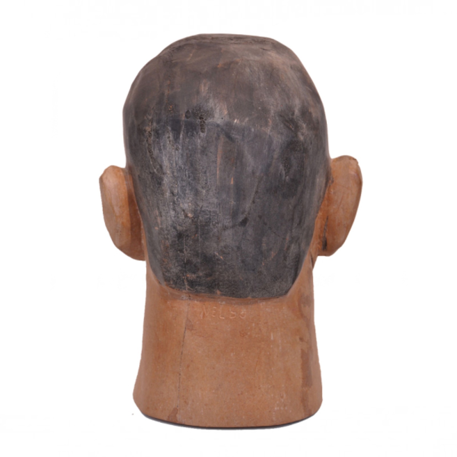 Neldo. Cabeça. Escultura em madeira pintada, ass. na nuca. 31 x 22 x... - foto 2 de 2