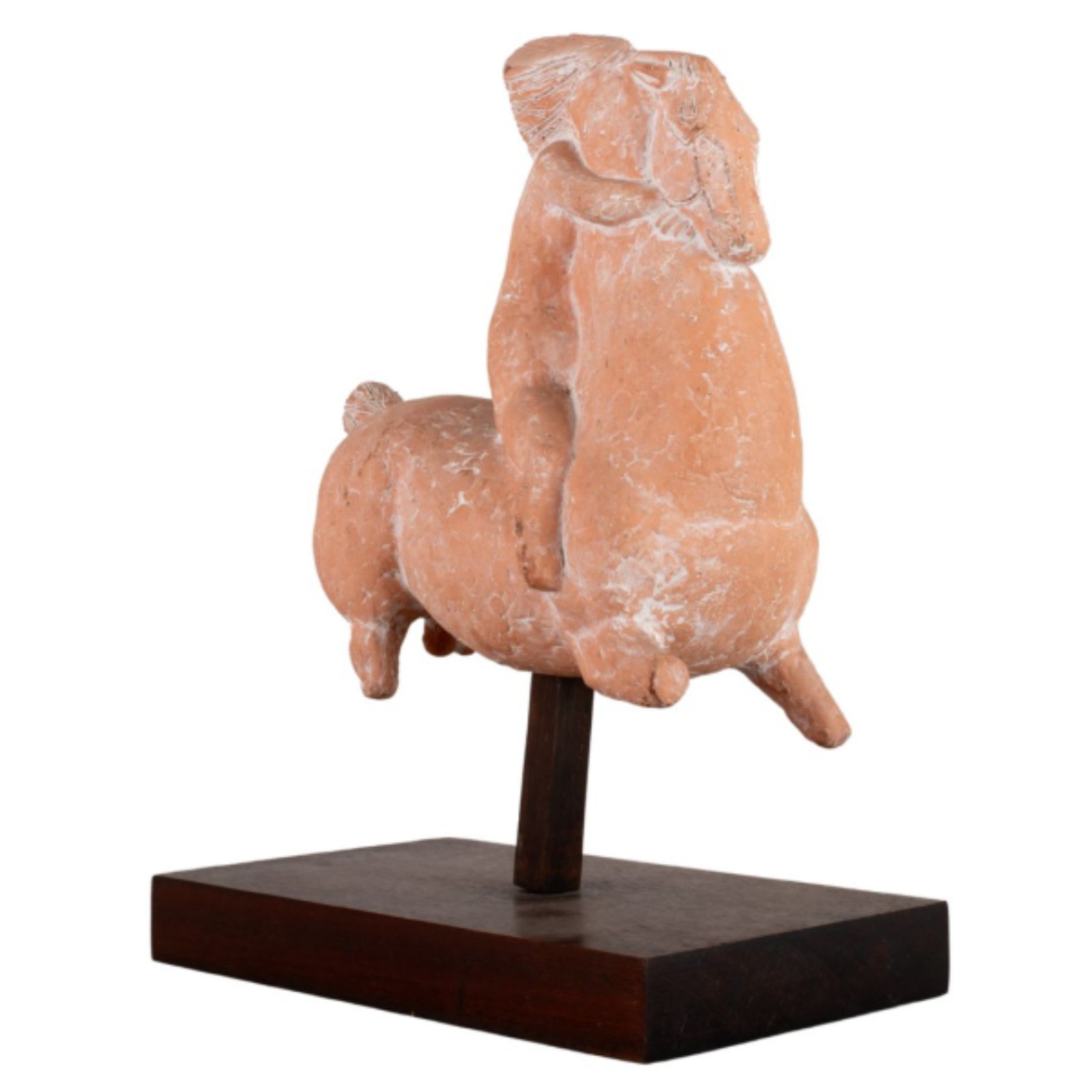 Vasco Prado. Amazona e Cavalo. Escultura em terracota, ass. com as... - foto 1 de 2