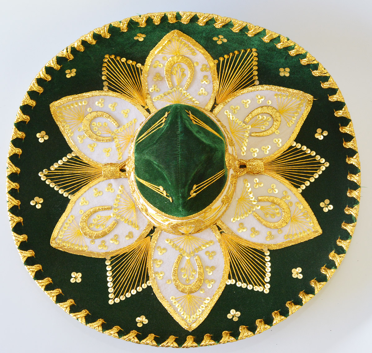 Tradicional chapéu mexicano de coleção na cor verde com bordados a... - foto 2 de 3