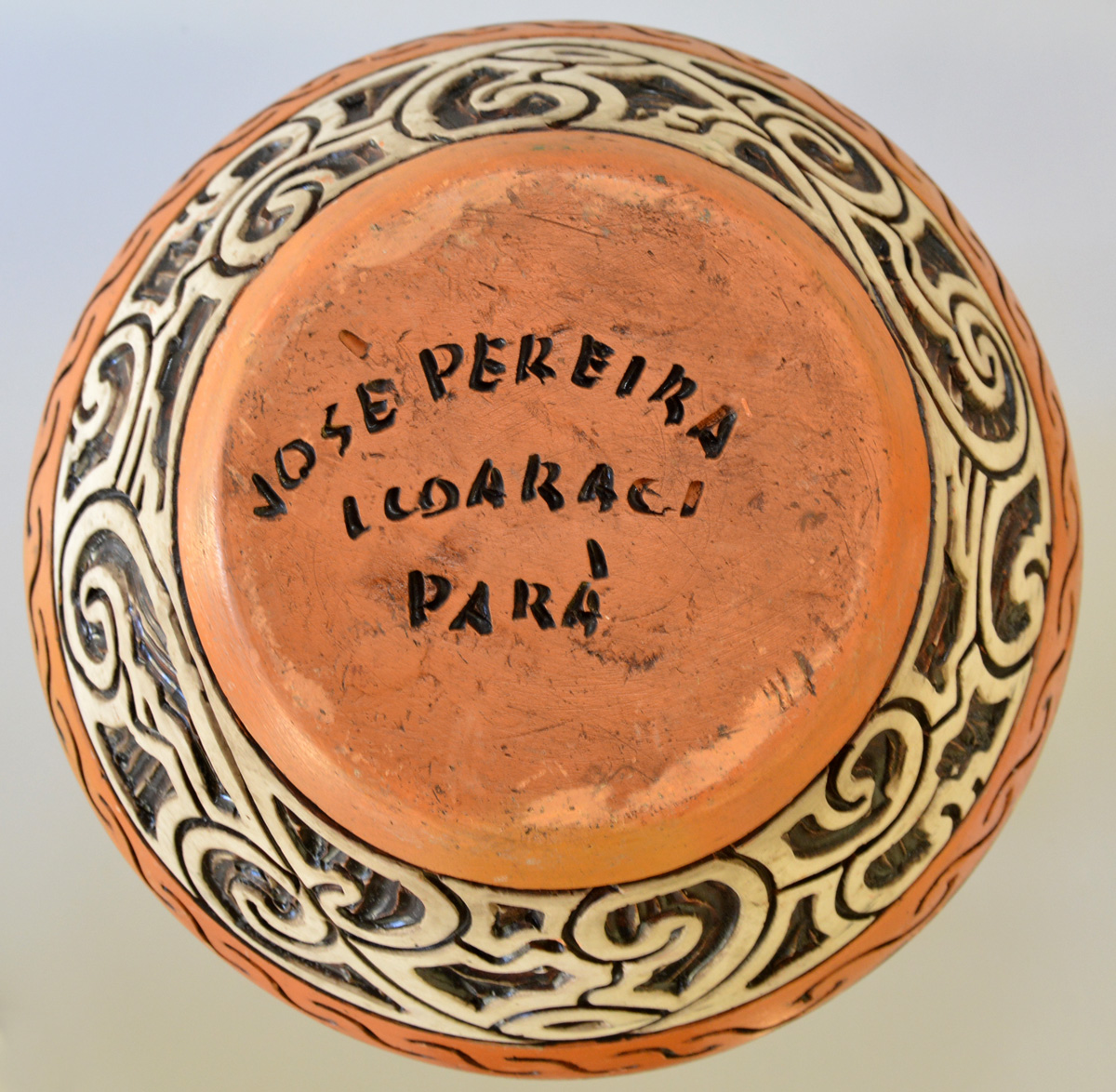 JOSÉ PEREIRA - Grande vaso em cerâmica com decoração marajoara... - foto 2 de 2