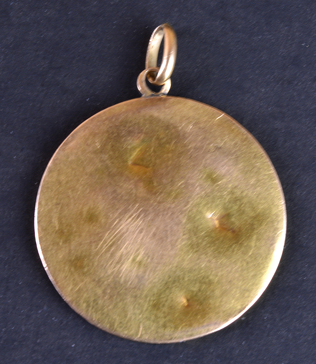 Medalha em ouro 18 k representando Nossa Senhora com Menino Jesus... - foto 2 de 2