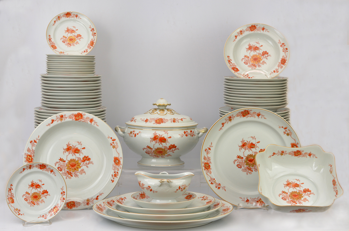 Vista Alegre - Aparelho em porcelana na cor branca com padrão Chinese...