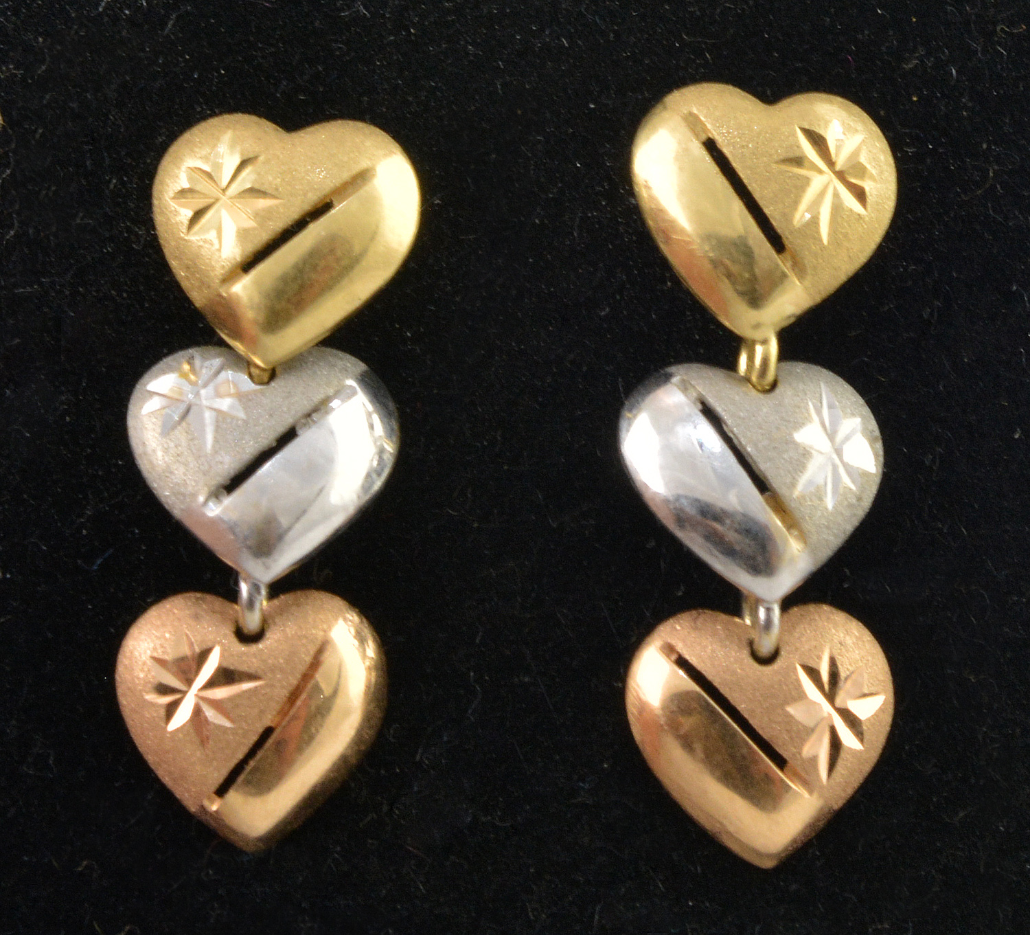 Par de brincos tricolores (ouro amarelo, branco e vermelho 18 k) em...